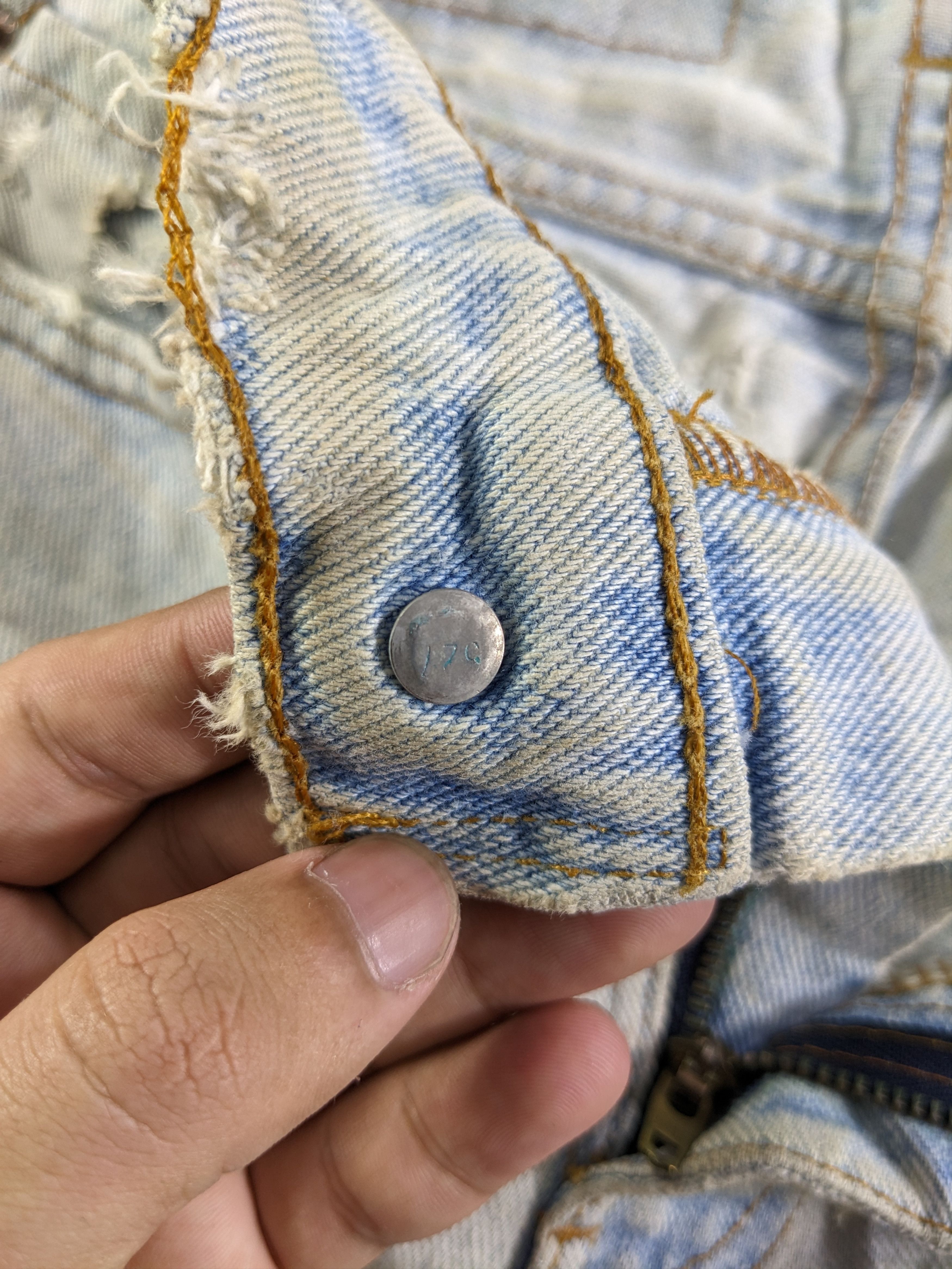 Levi's × Vintage Vintage Distressed Levis Jeans-P44 Size US 28 / EU 44 - 10 Thumbnail