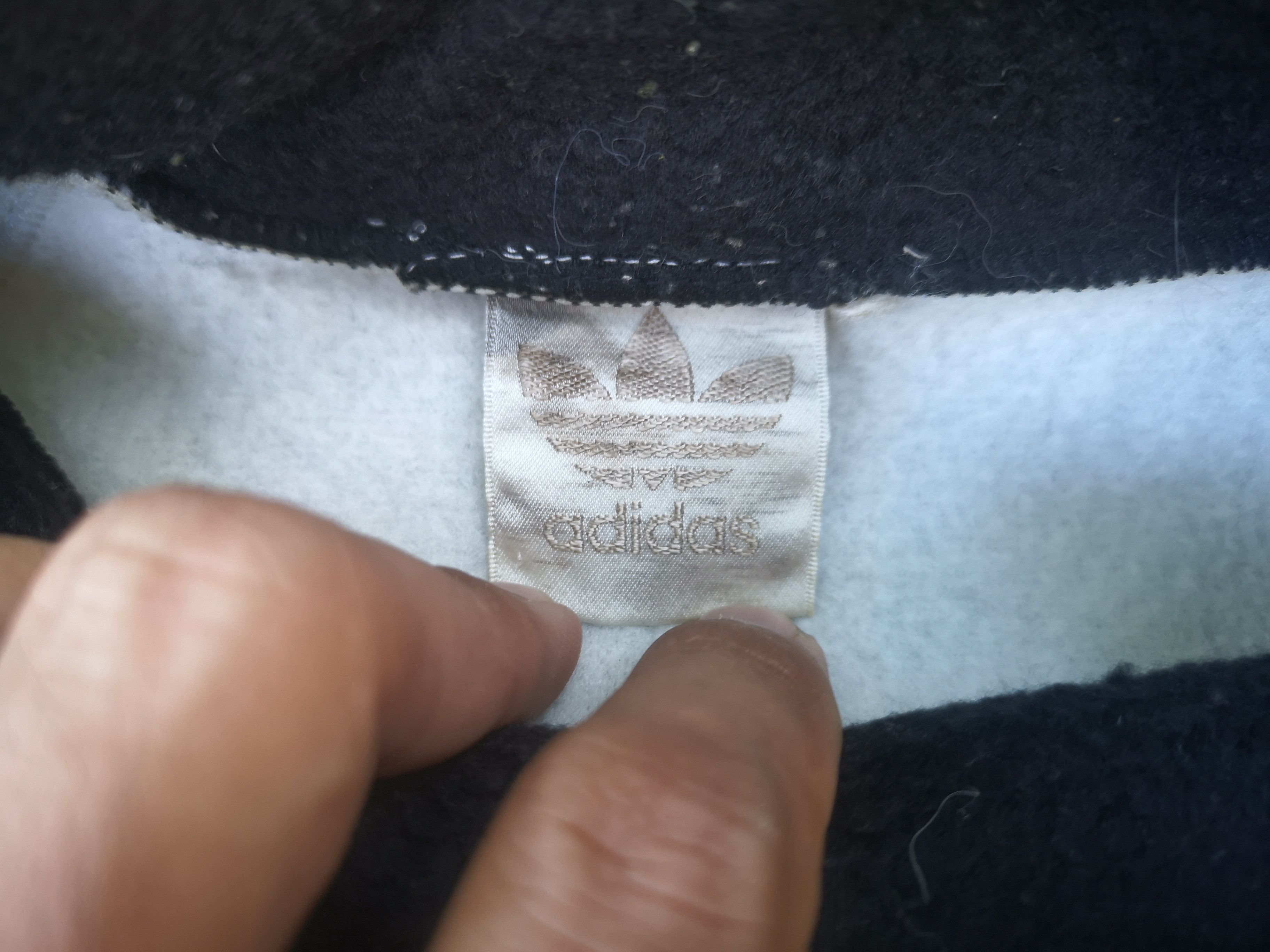 Adidas Vintage Adidas Fleece Big Logo Size US L / EU 52-54 / 3 - 7 Thumbnail