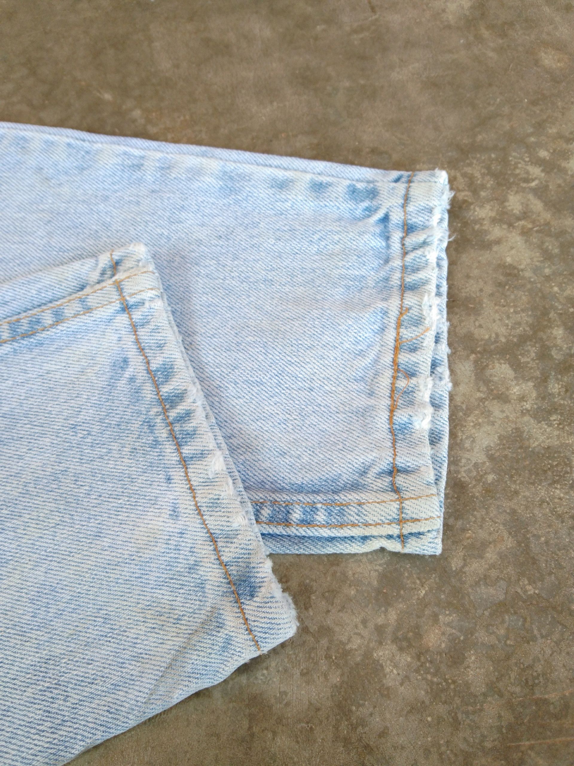 Levi's 90s Vintage Levi's Jeans 550 Made In USA Relaxed Tapered Leg Size US 27 - 5 Thumbnail