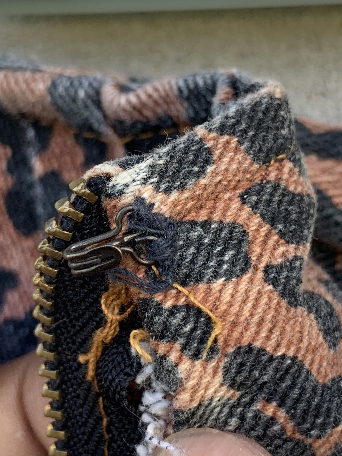 Made In The Shade × Vintage Vtg 70s-80s Made In The Shade Cheetah With Talon 42 Zipper Size 25" / US 0 / IT 36 - 13 Thumbnail