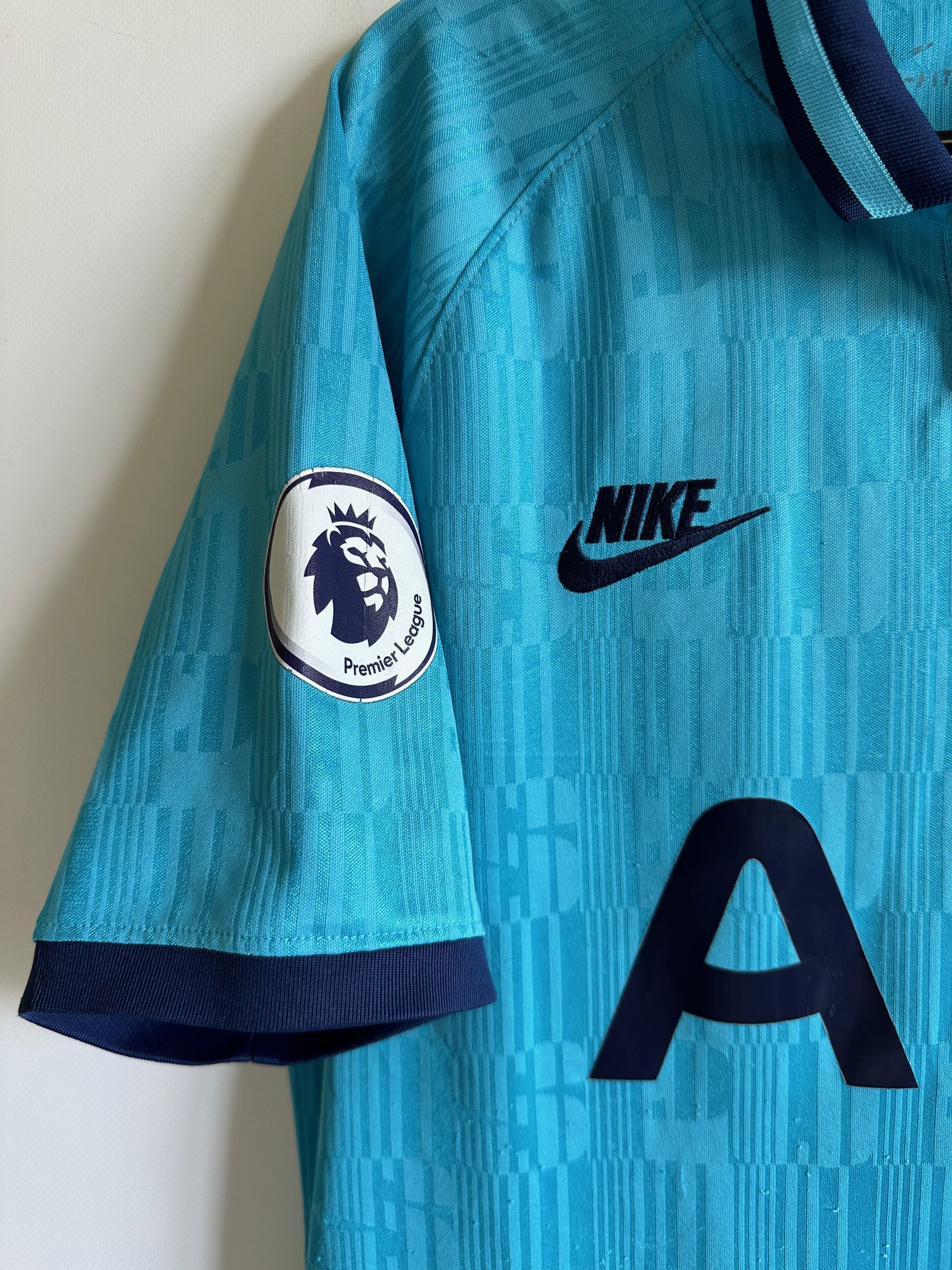 Nike 2019 2020 Tottenham Hotspur #19 Sissoko NIke Third Jersey Size US M / EU 48-50 / 2 - 6 Thumbnail