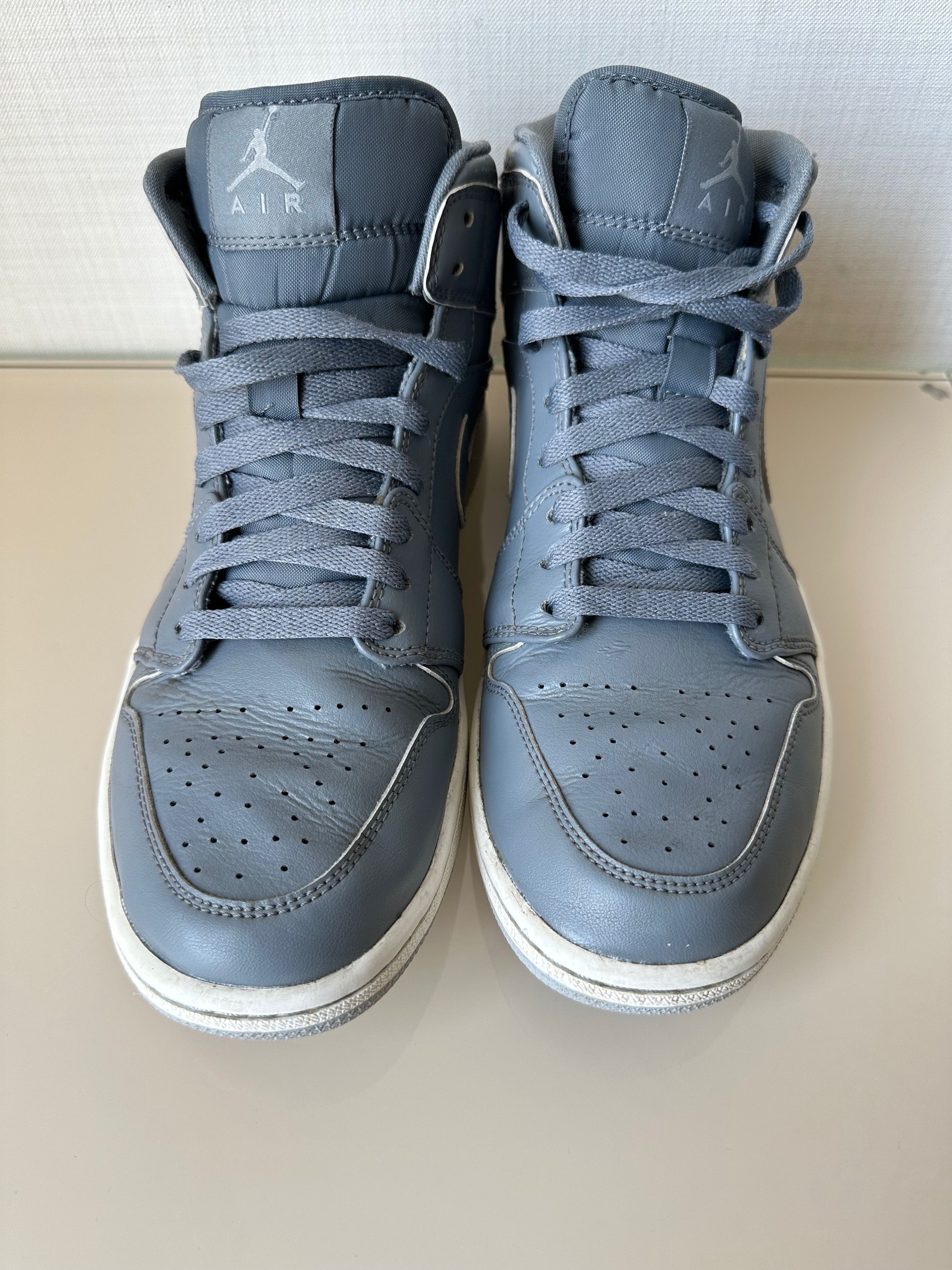 Jordan Brand × Nike Nike Air Jordan 1 MId "Cool Grey" sneaekrers Size US 9 / EU 42 - 3 Thumbnail