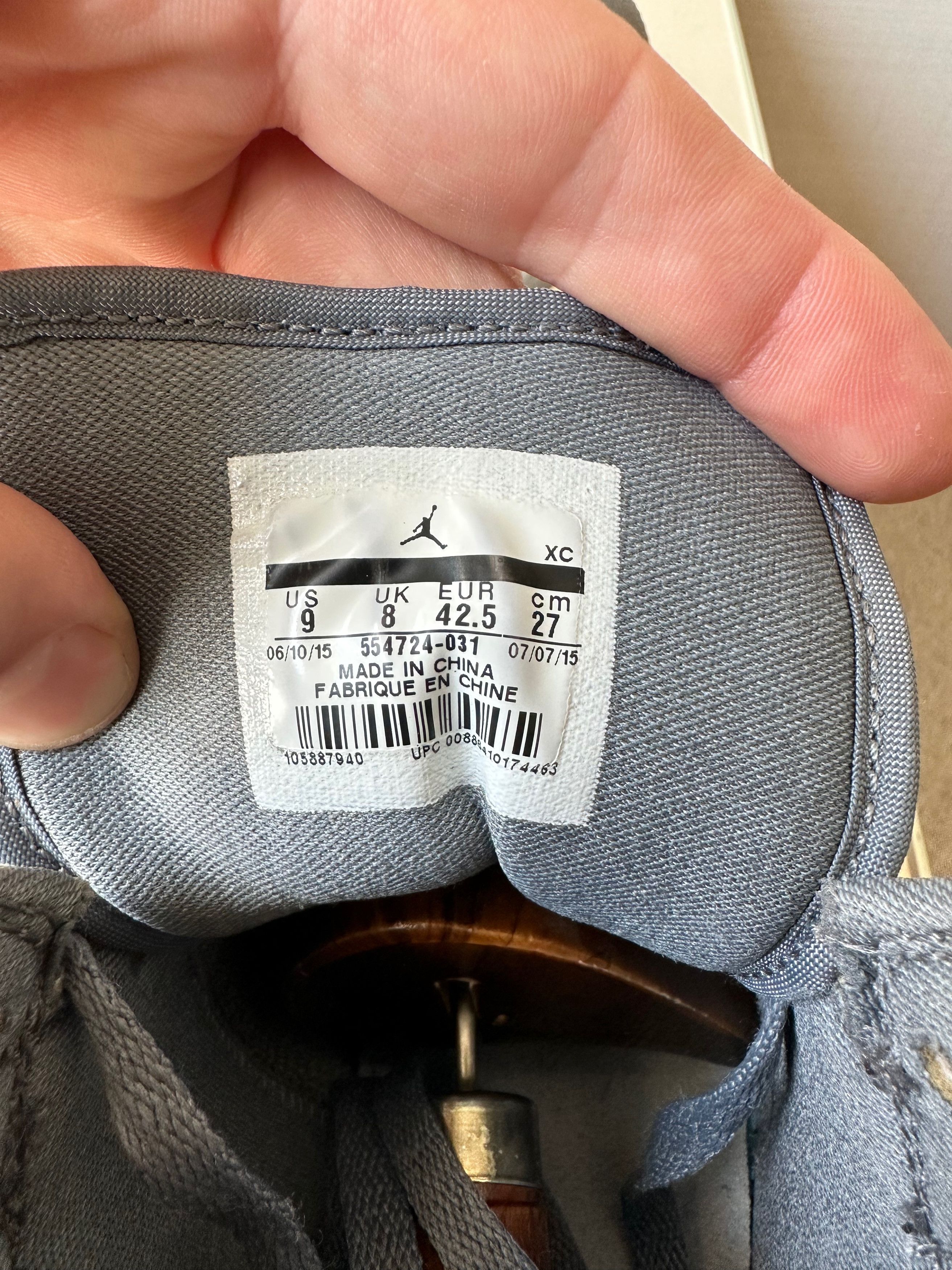 Jordan Brand × Nike Nike Air Jordan 1 MId "Cool Grey" sneaekrers Size US 9 / EU 42 - 9 Thumbnail
