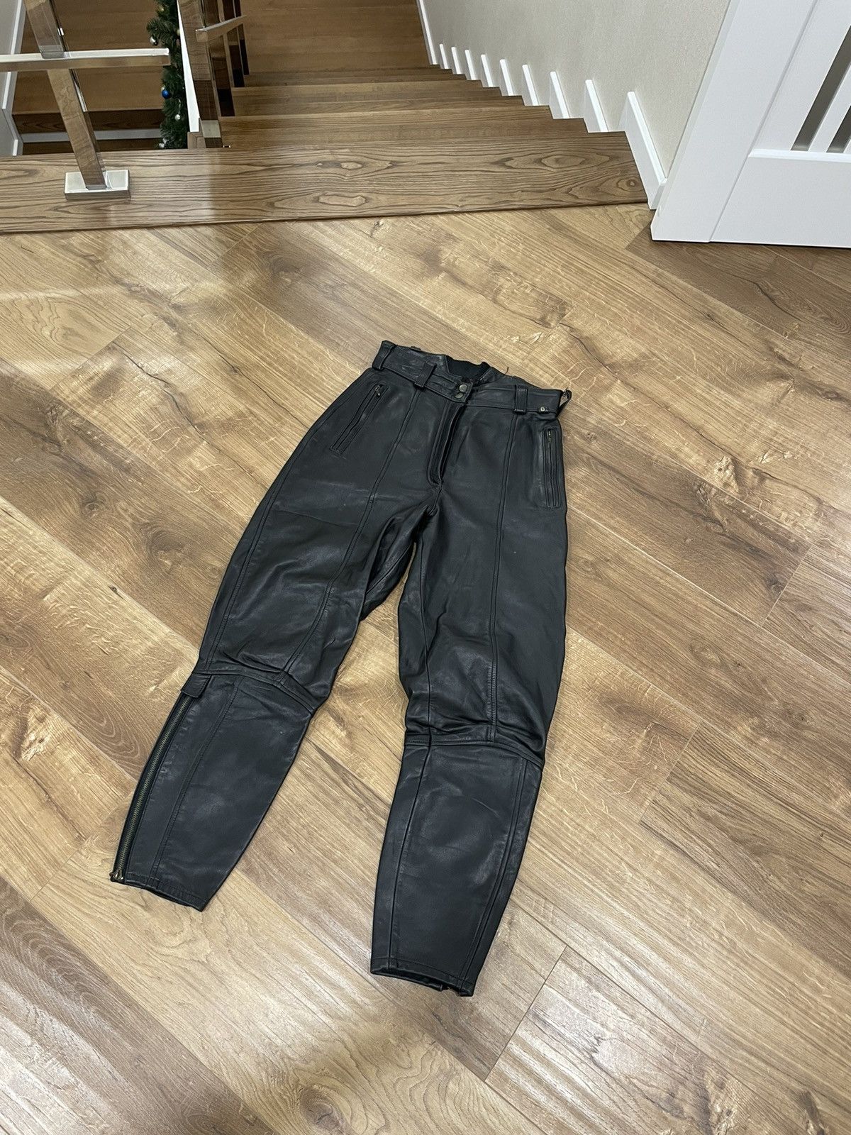 Image of Avant Garde x Genuine Leather Vintage Genuine Leather Black Leather Pants Zippers Size 30, Men's