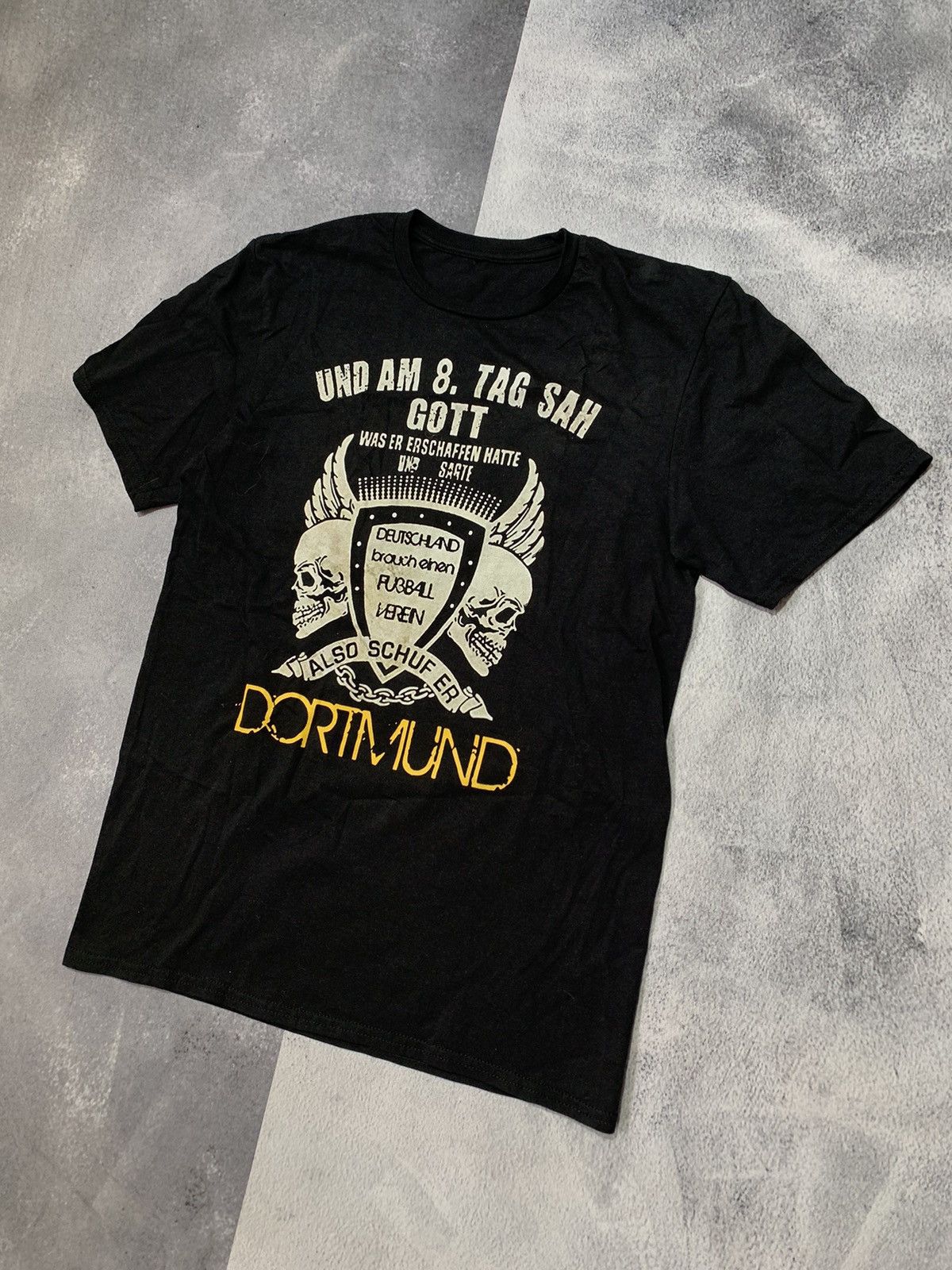 Vintage Vintage Y2K Borussia Dortmund fans tee big logo style size L Size US L / EU 52-54 / 3 - 2 Thumbnail