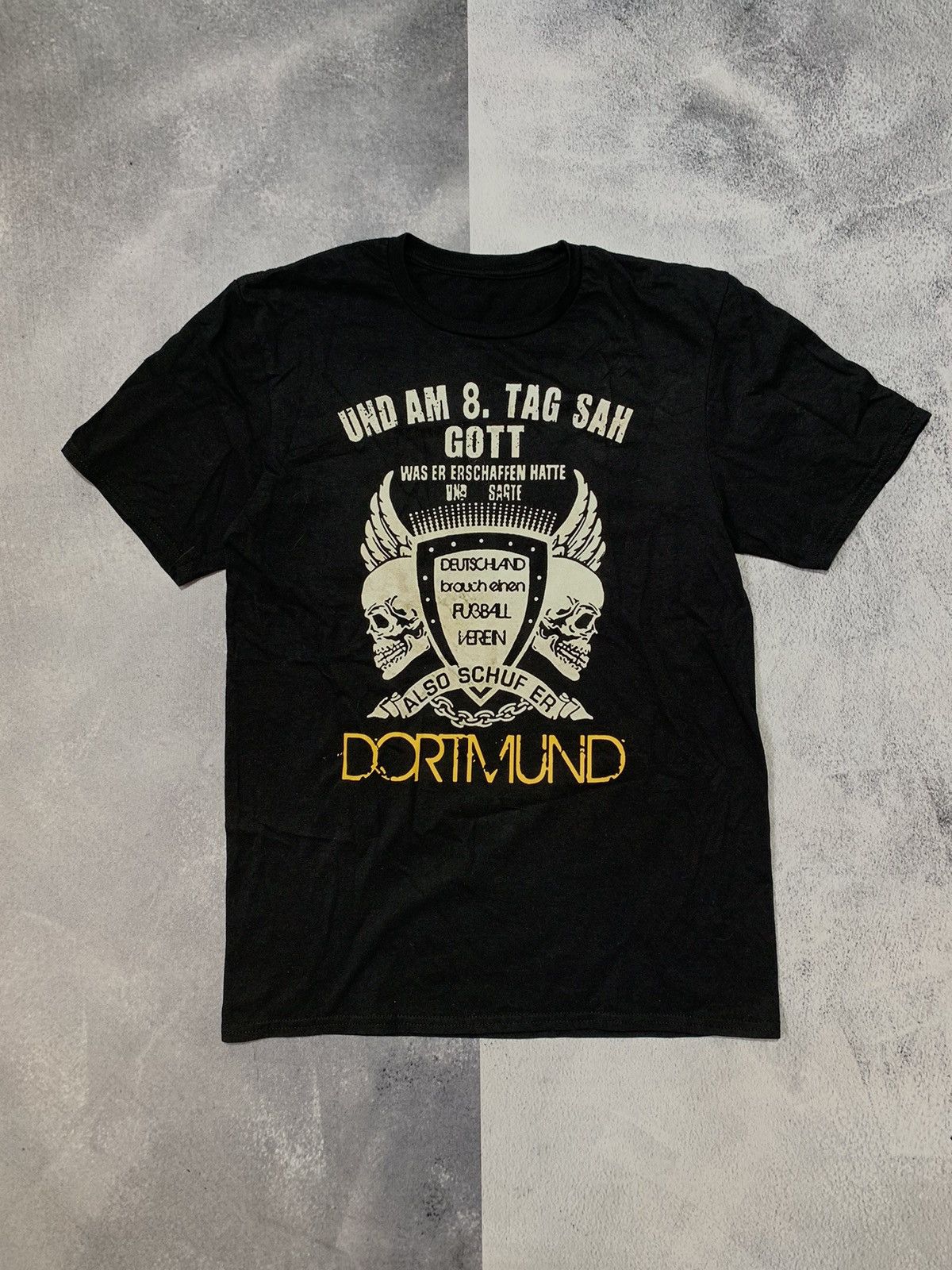 Vintage Vintage Y2K Borussia Dortmund fans tee big logo style size L Size US L / EU 52-54 / 3 - 1 Thumbnail