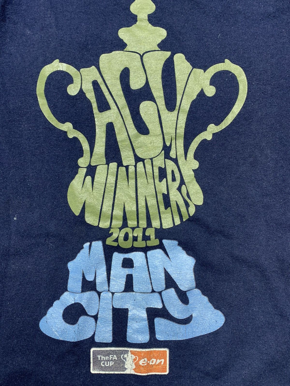 Vintage Vintage Y2K Man City 2011 winner FA CUP big logo style Size US L / EU 52-54 / 3 - 2 Thumbnail