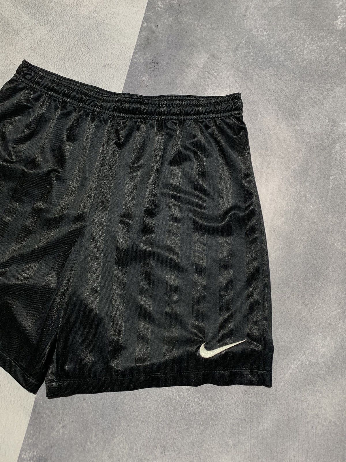 Nike × Vintage Vintage Y2K Nike bottoms shorts swoosh streetwear size M Size US 32 / EU 48 - 2 Thumbnail