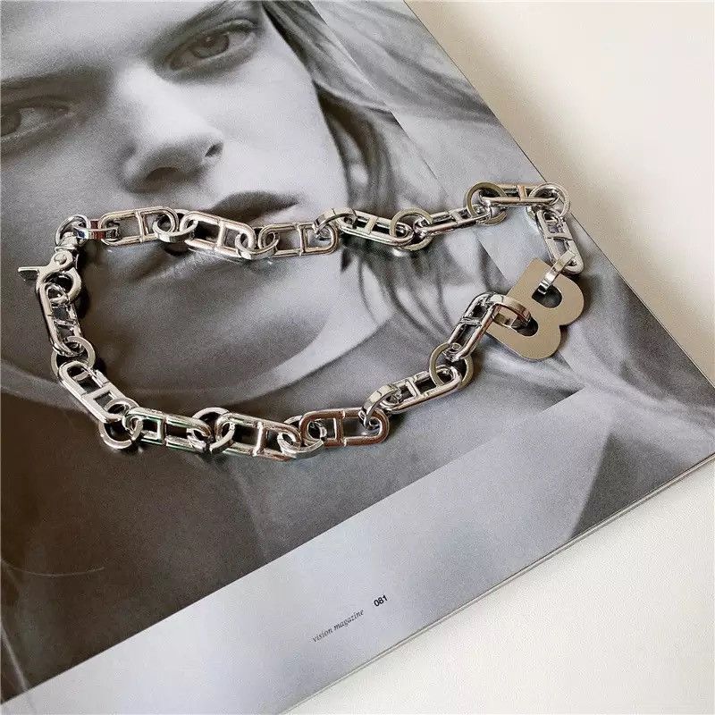 Jewelry × Vintage Letter B Thick Chain Link Jewelry Necklace Size ONE SIZE - 1 Thumbnail