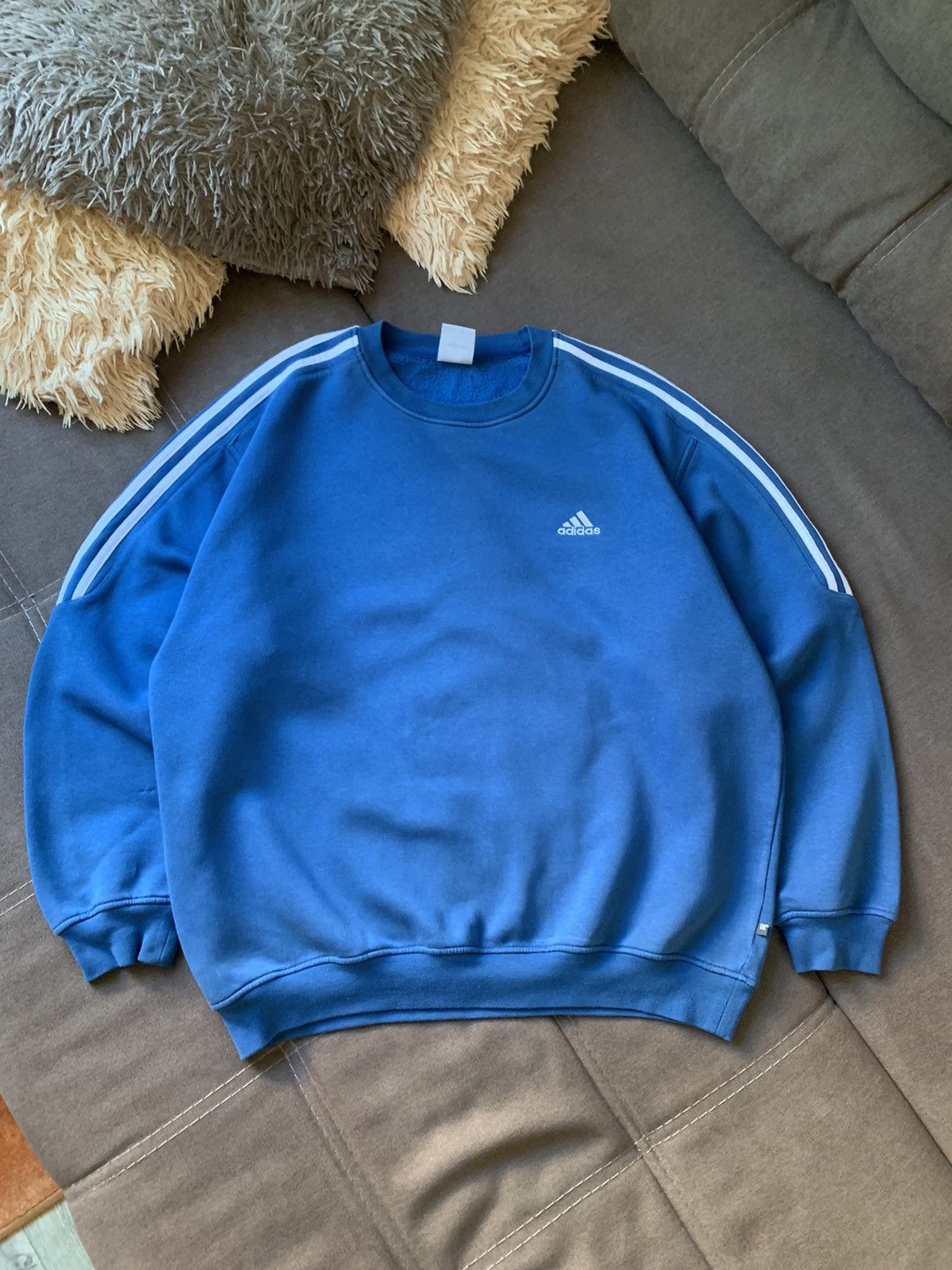 Adidas VINTAGE ADIDAS 3 STRIPES MINI LOGO PULLOVER SWEATSHIRT Size US L / EU 52-54 / 3 - 1 Thumbnail