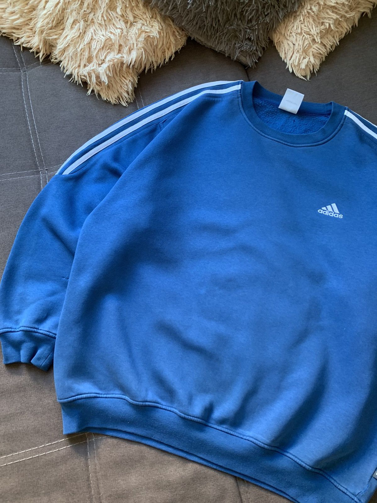 Adidas VINTAGE ADIDAS 3 STRIPES MINI LOGO PULLOVER SWEATSHIRT Size US L / EU 52-54 / 3 - 3 Thumbnail