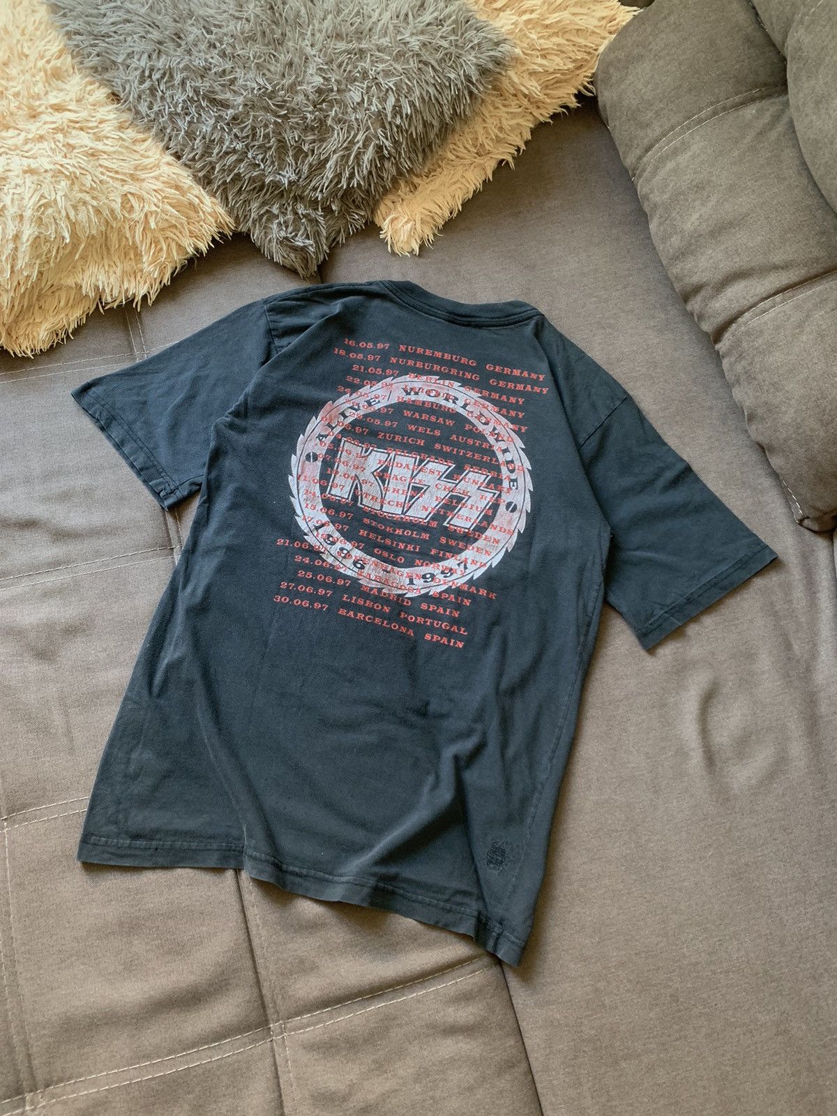Band Tees Vintage Kiss Alive Worldwide Tour T Shirt 90s 96 97 Size US L / EU 52-54 / 3 - 4 Thumbnail