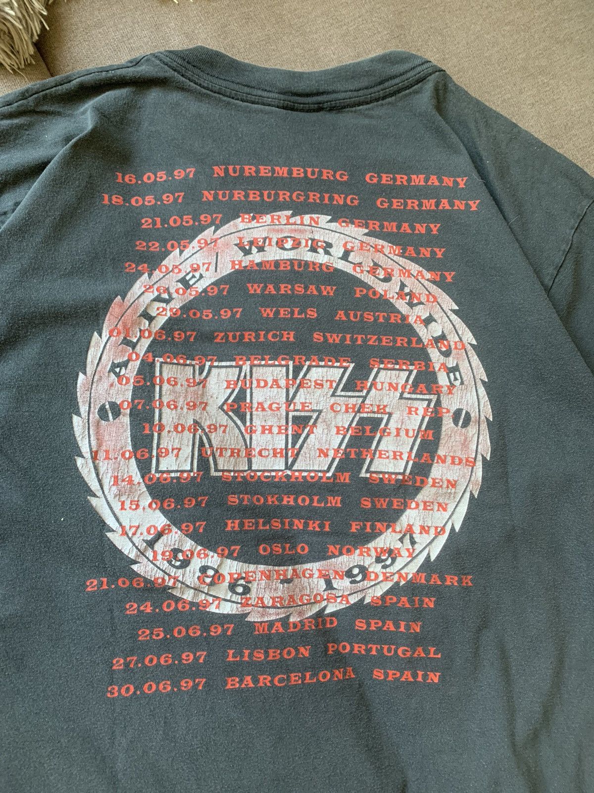 Band Tees Vintage Kiss Alive Worldwide Tour T Shirt 90s 96 97 Size US L / EU 52-54 / 3 - 9 Thumbnail