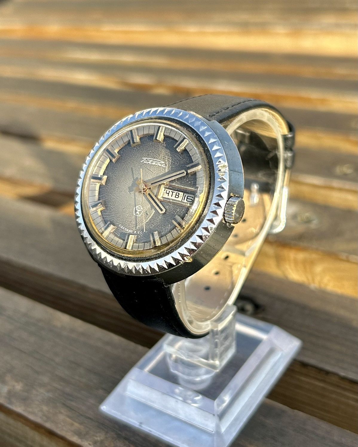 Vintage Vintage Rare Soviet Mechanical Watch Raketa Puck USSR 1980s Size ONE SIZE - 3 Thumbnail