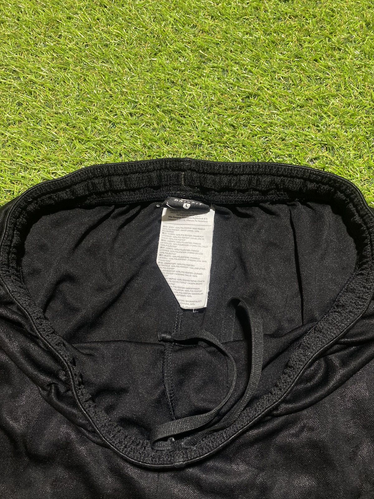 Nike Vintage Nike shorts streetwear swoosh casual y2k size L Size US 34 / EU 50 - 4 Thumbnail
