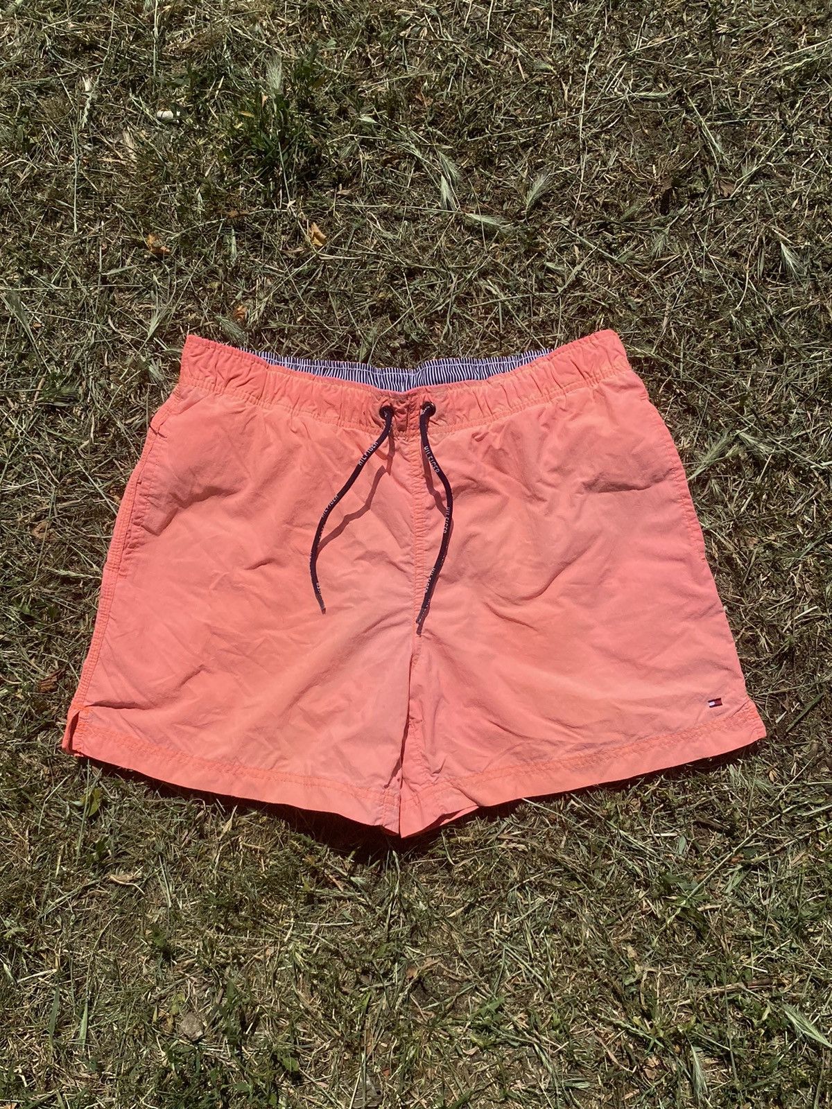 Tommy Hilfiger Vintage Tommy Hilfiger shorts streetwear big logo y2k size M Size US 32 / EU 48 - 1 Thumbnail