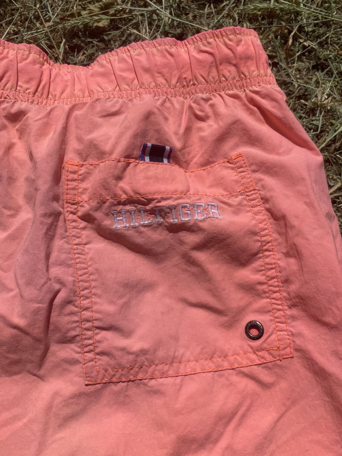 Tommy Hilfiger Vintage Tommy Hilfiger shorts streetwear big logo y2k size M Size US 32 / EU 48 - 4 Thumbnail