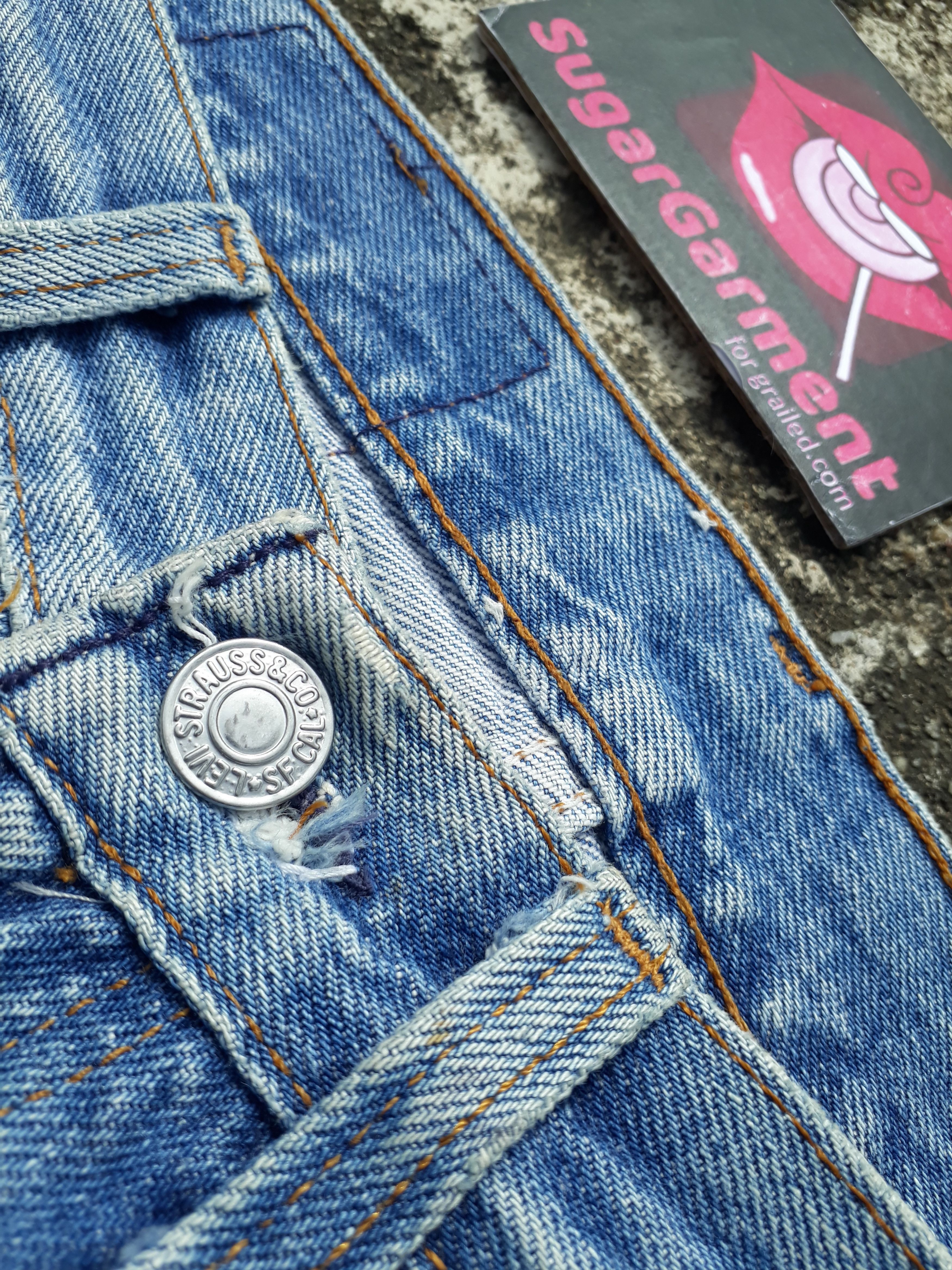Levi's × Vintage Levis 501 Kurt Cobain Smiley Jeans Size US 31 - 4 Thumbnail