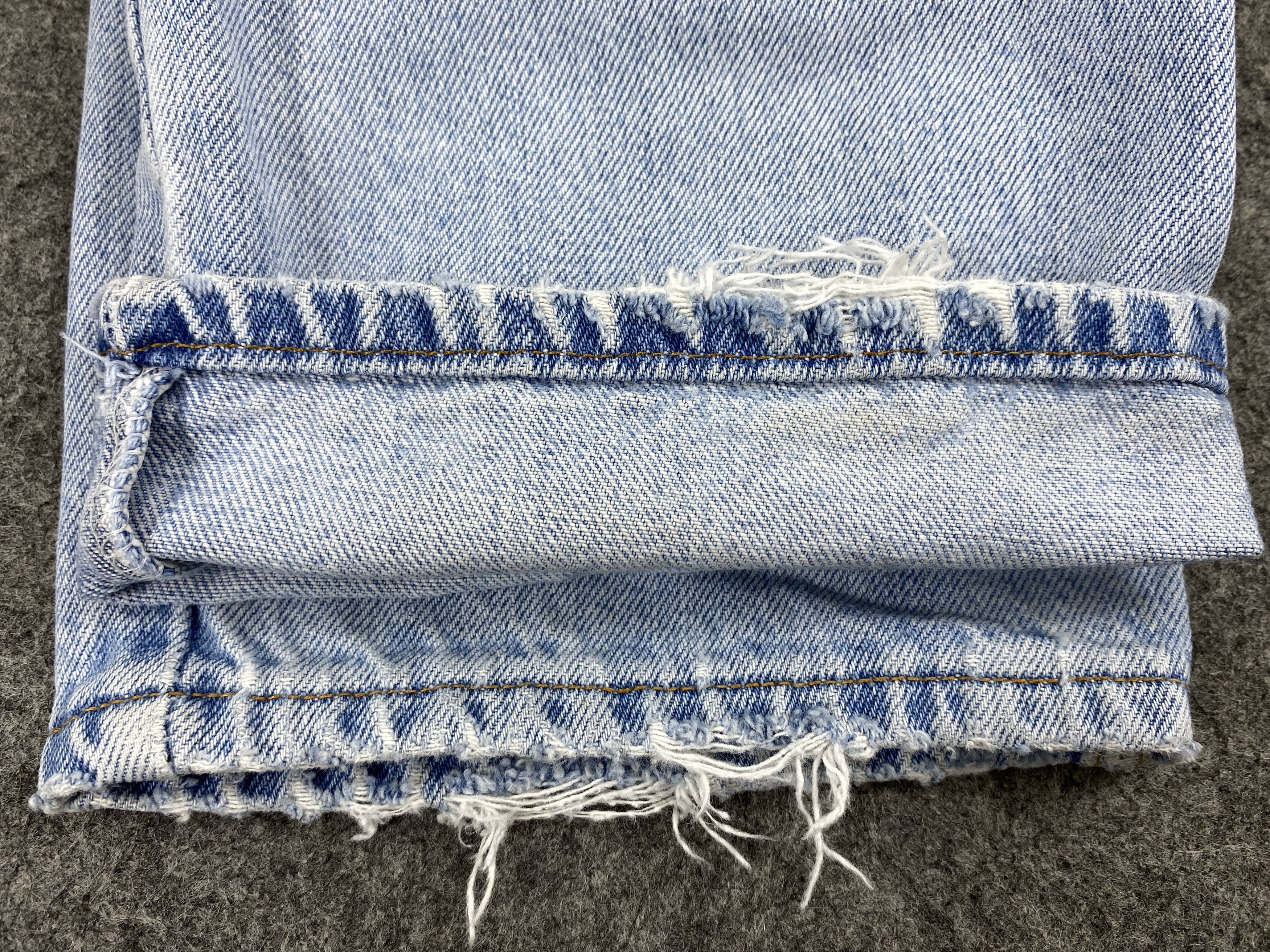 Levi's Light Blue Wash Vintage Levi's 550 30x35.5 Denim -SJ016 Size US 30 / EU 46 - 11 Thumbnail