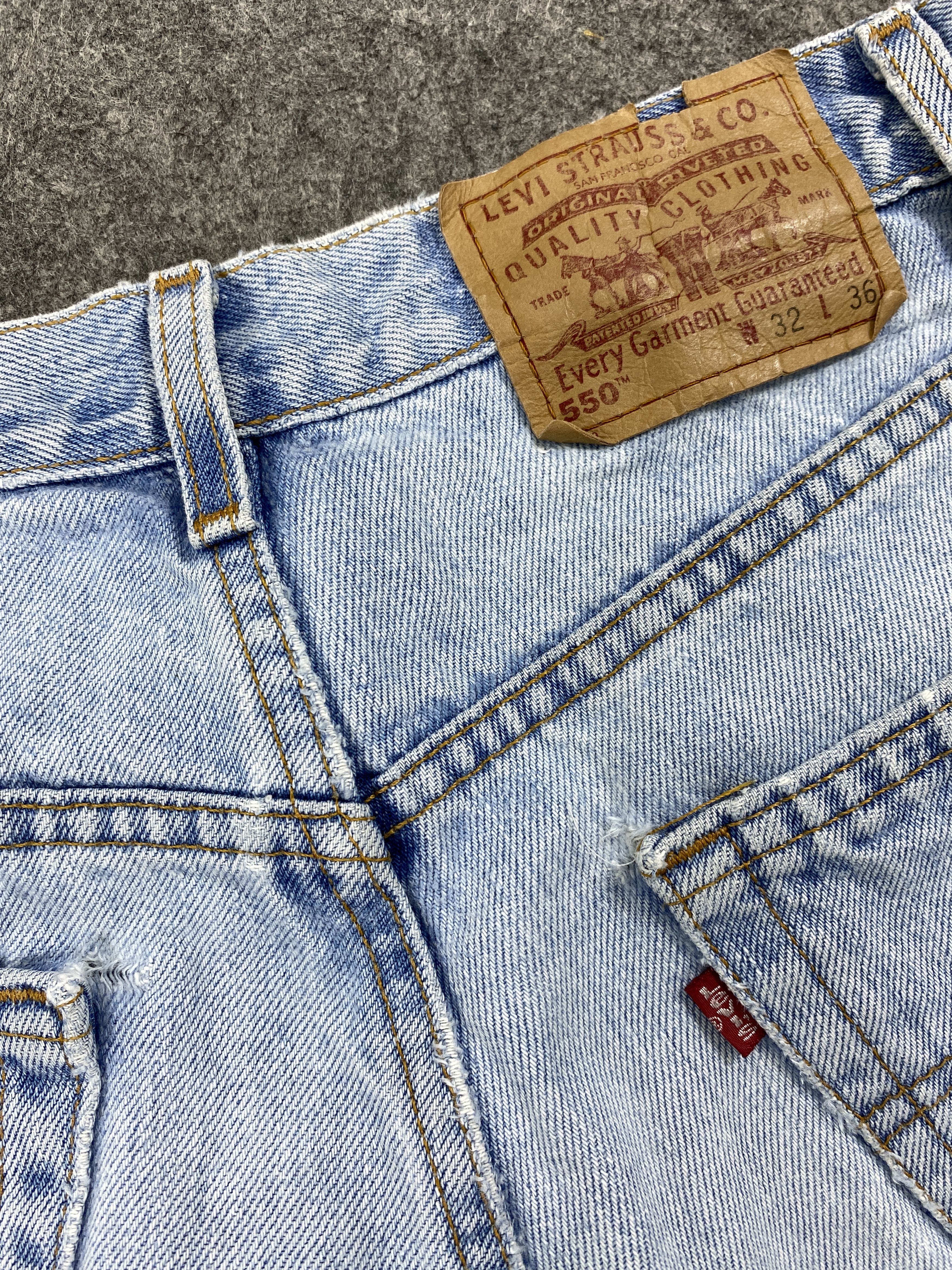 Levi's Light Blue Wash Vintage Levi's 550 30x35.5 Denim -SJ016 Size US 30 / EU 46 - 10 Thumbnail