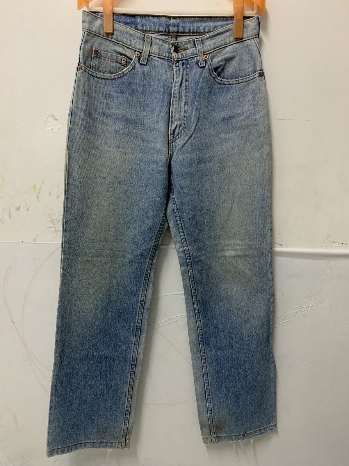 image of Distressed Denim x Jean Vintage 1994 Levis 520 Denim Jeans in Light Blue Wash, Men's (Size 31)