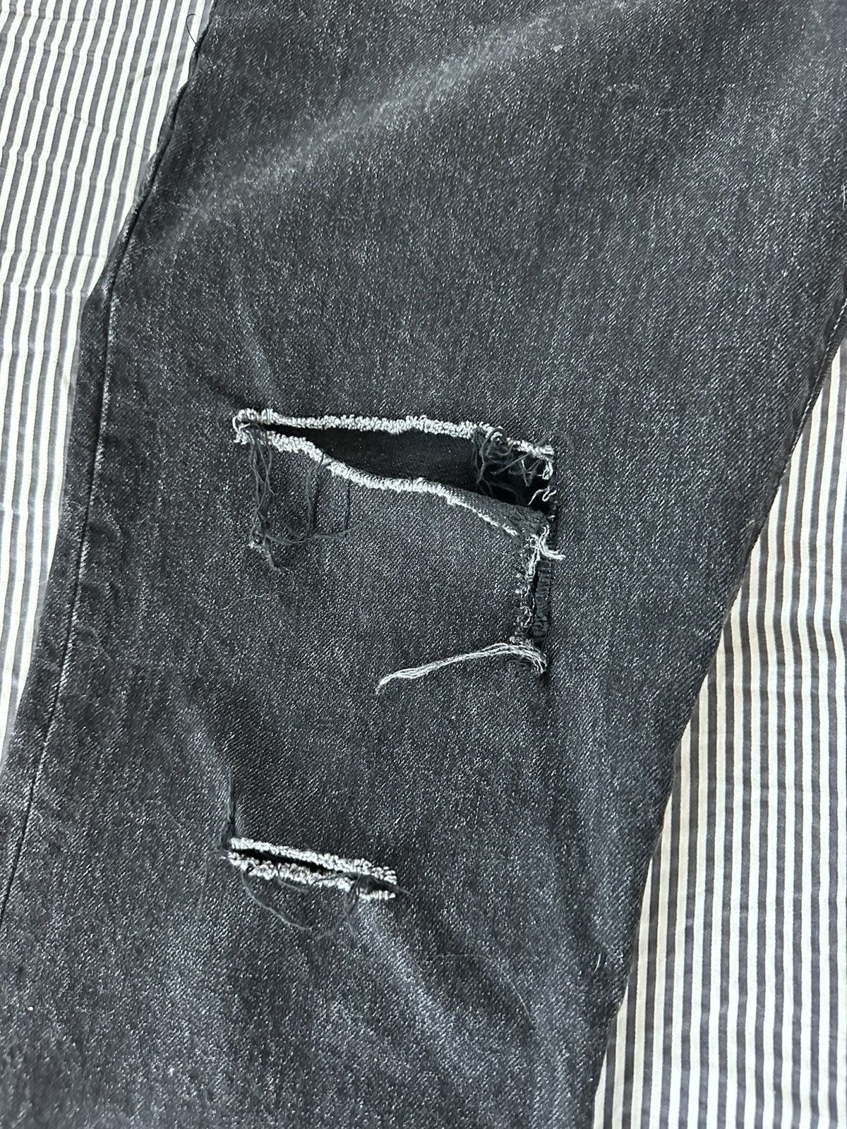 Saint Laurent Paris D14 Distressed Black Japanese Denim Jeans Size US 32 / EU 48 - 4 Thumbnail