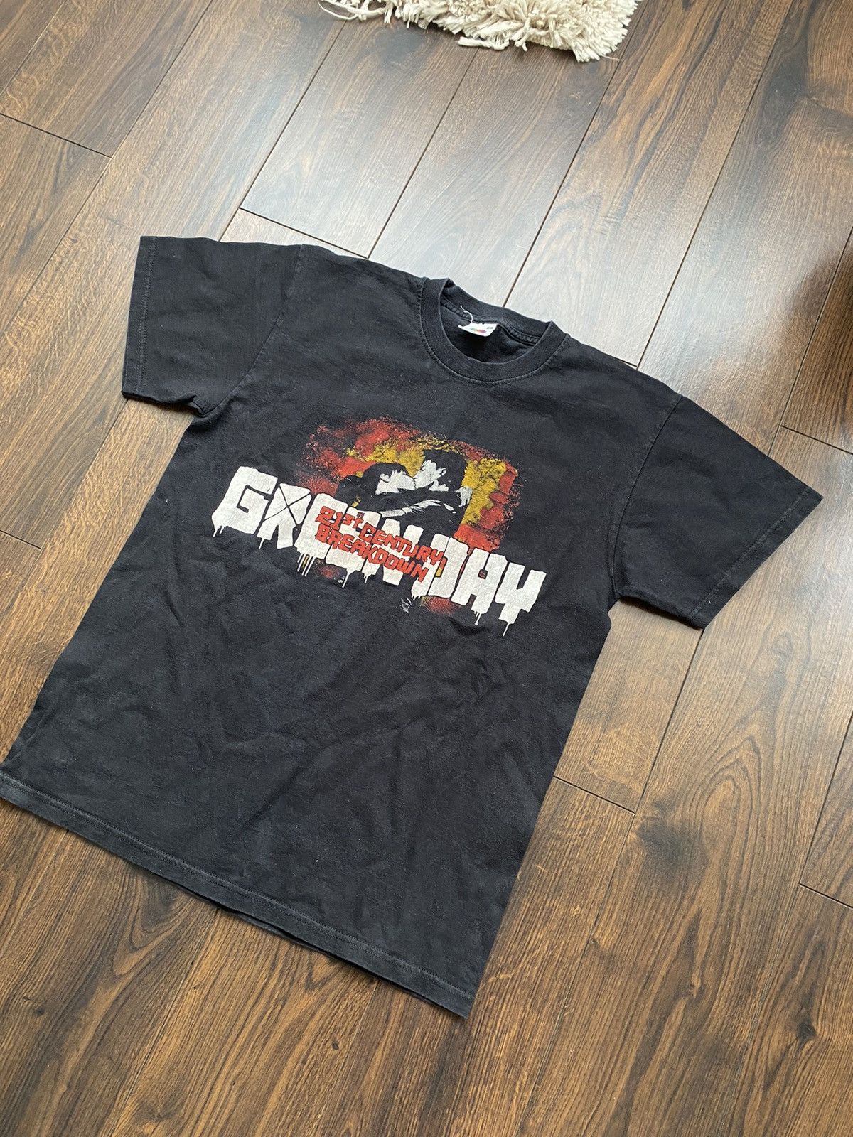 Band Tees Vintage 2000s Green Day 21st Century Breakdown Faded T Shirt Size US M / EU 48-50 / 2 - 1 Thumbnail