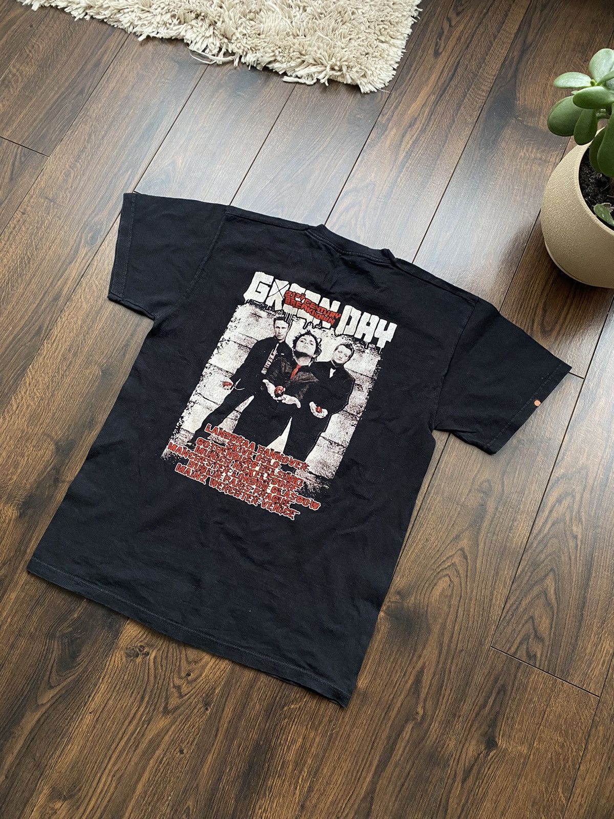 Band Tees Vintage 2000s Green Day 21st Century Breakdown Faded T Shirt Size US M / EU 48-50 / 2 - 4 Thumbnail