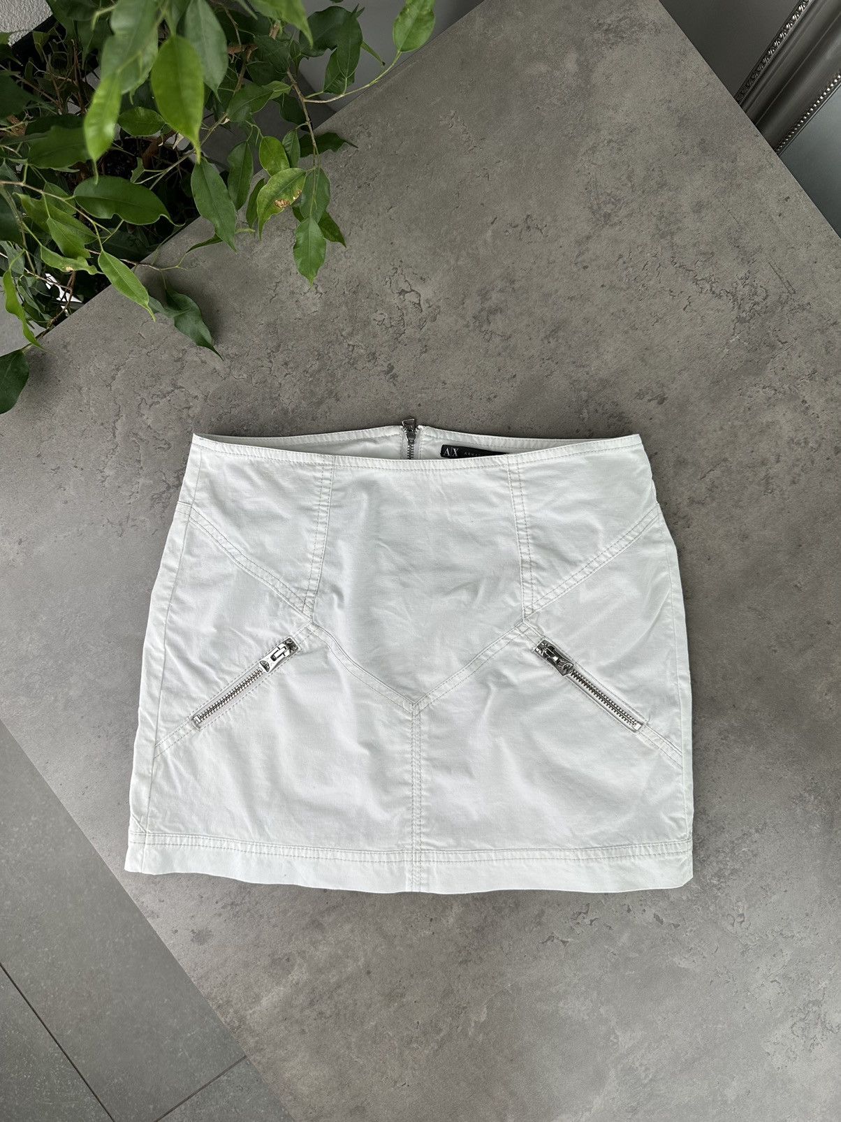 Armani Exchange Armani Exchange Mini Skirt Size 25" / US 0 / IT 36 - 1 Thumbnail