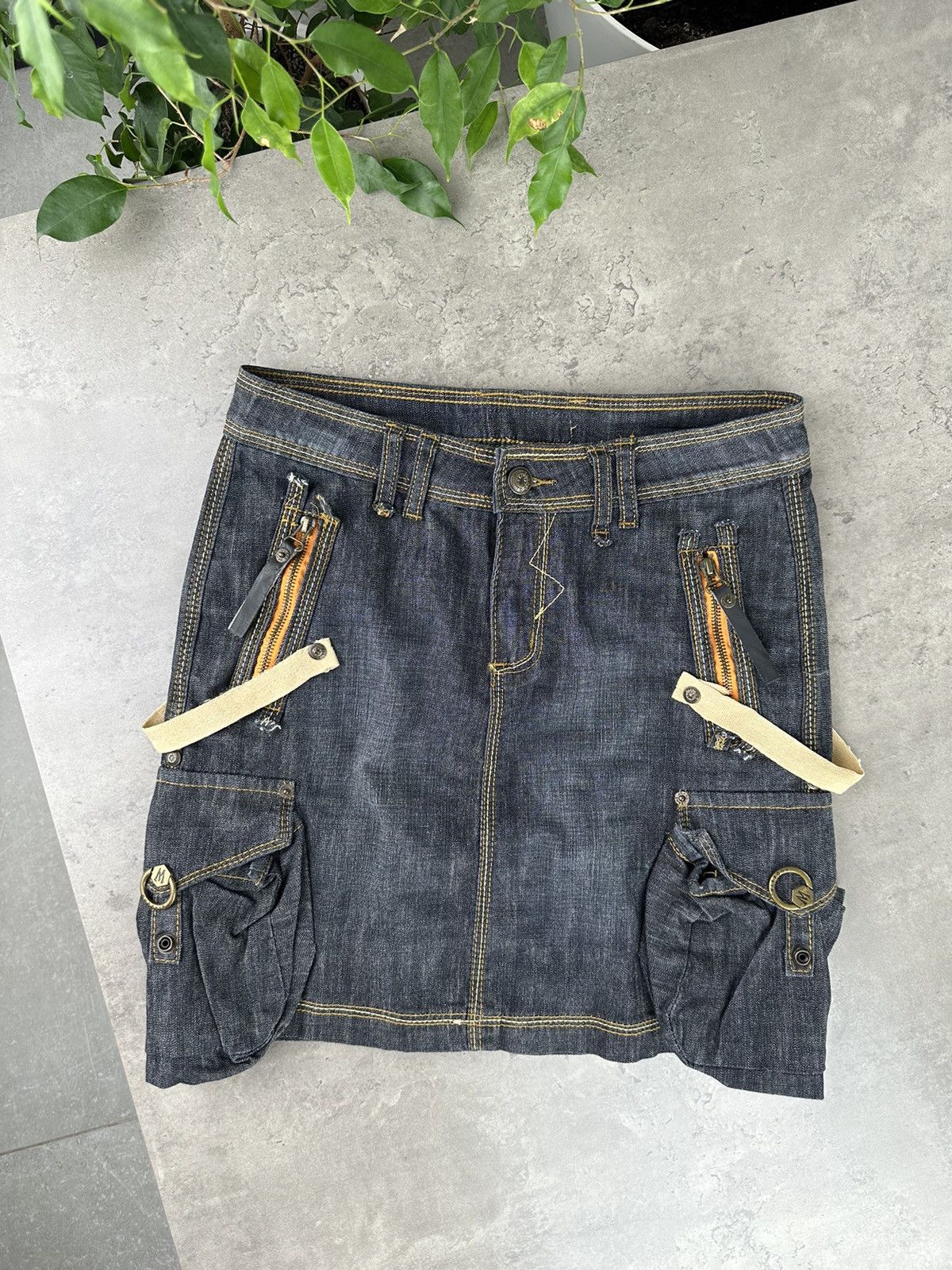 Japanese Brand Cargo Multipocket Bondage Mini Skirt Size 28" / US 6 / IT 42 - 1 Thumbnail