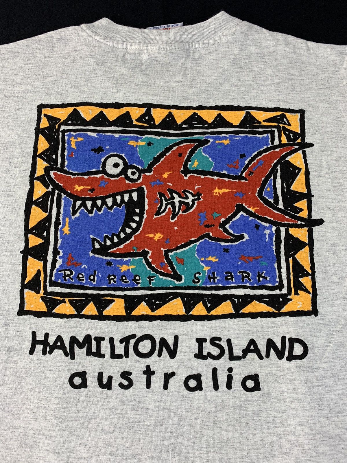 Vintage 90s Red Reef Shark Hamilton Island Australia Big Screen Tee Size US S / EU 44-46 / 1 - 2 Thumbnail