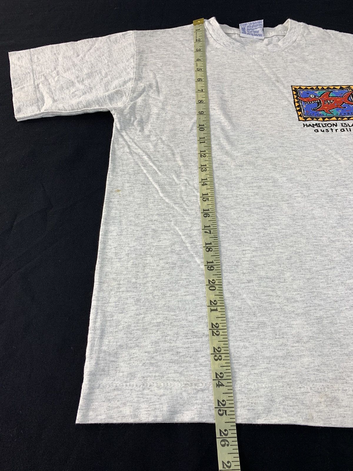 Vintage 90s Red Reef Shark Hamilton Island Australia Big Screen Tee Size US S / EU 44-46 / 1 - 9 Thumbnail