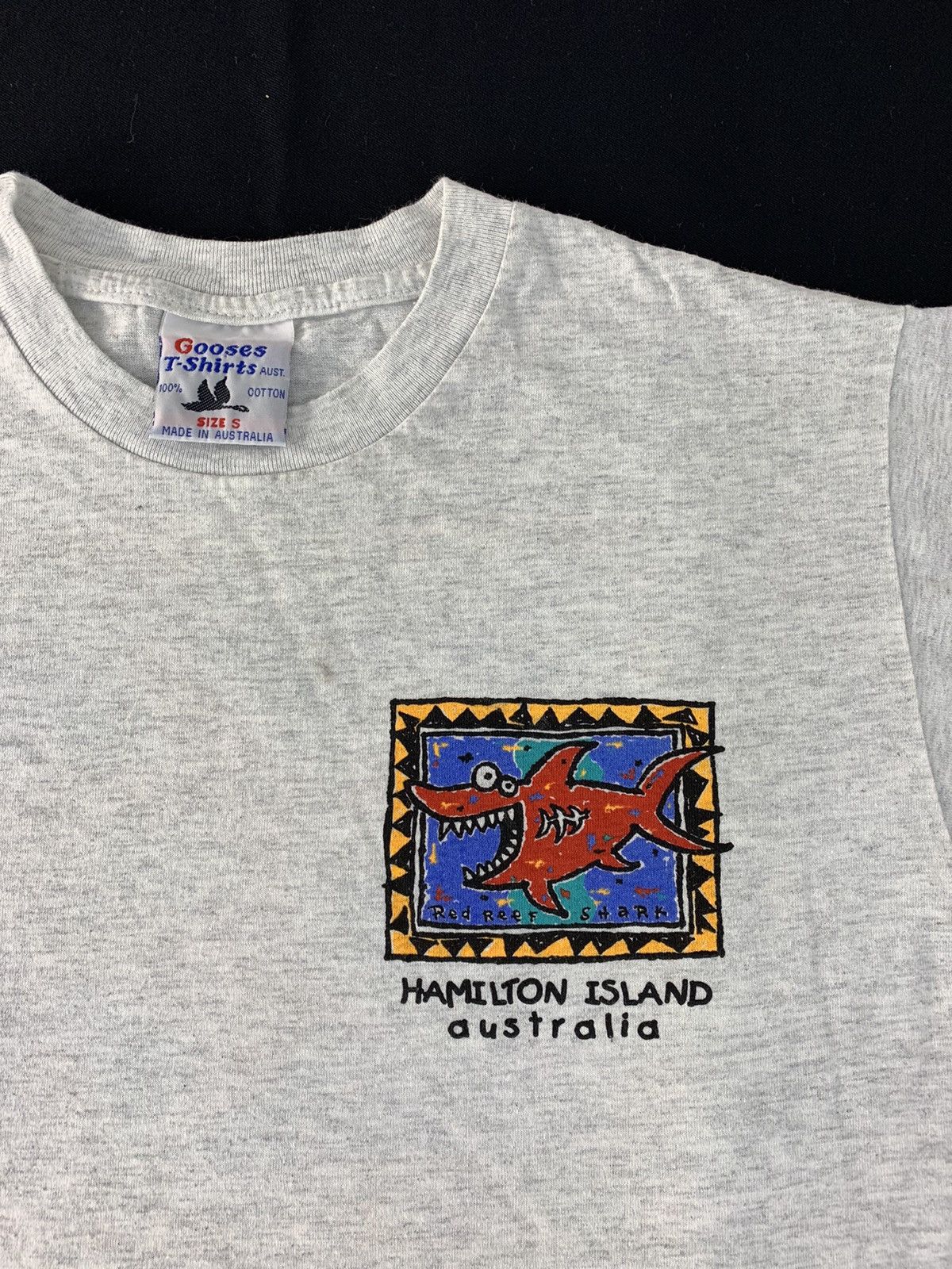 Vintage 90s Red Reef Shark Hamilton Island Australia Big Screen Tee Size US S / EU 44-46 / 1 - 5 Thumbnail