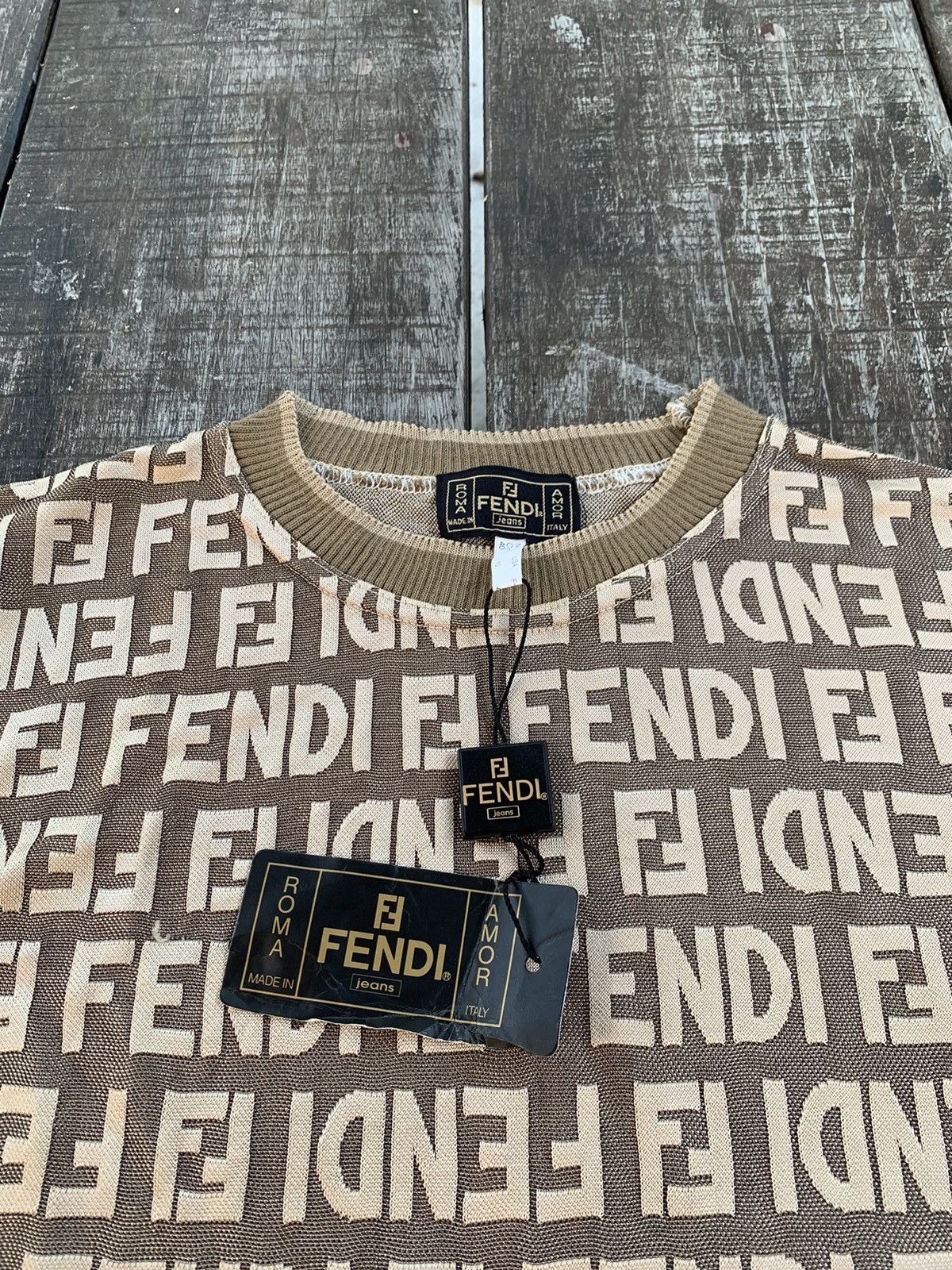 Fendi Fendi crew neck short sleeve monogram nice design Size S / US 4 / IT 40 - 8 Thumbnail