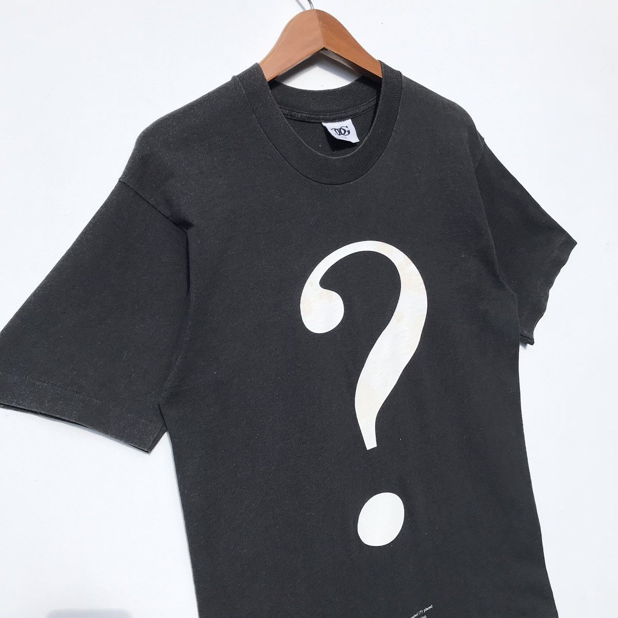 Vintage Vintage 90s CG Design 94 Question Mark Tee Sun Faded Size US M / EU 48-50 / 2 - 7 Thumbnail