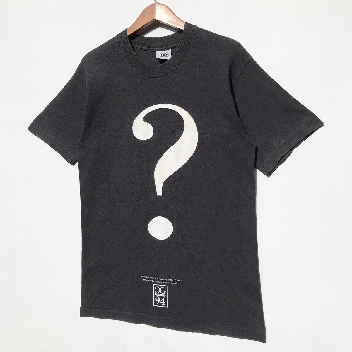 Vintage Vintage 90s CG Design 94 Question Mark Tee Sun Faded Size US M / EU 48-50 / 2 - 3 Thumbnail