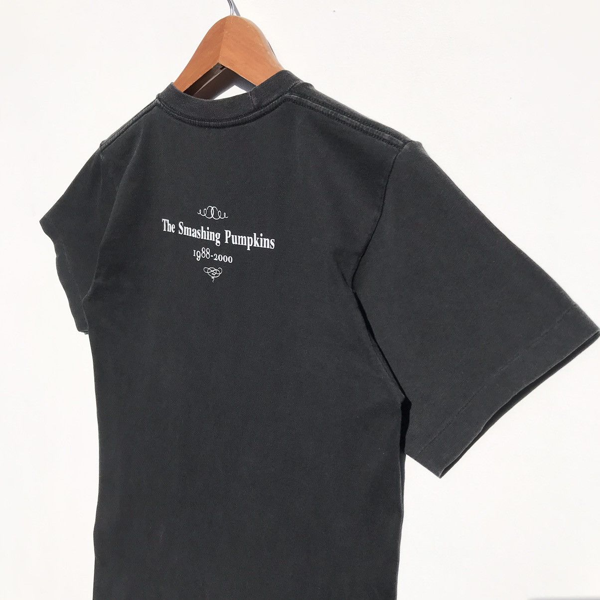 Band Tees Vintage The Smashing Pumpkins Band Tee Bootleg ©️2000 Size US S / EU 44-46 / 1 - 9 Thumbnail