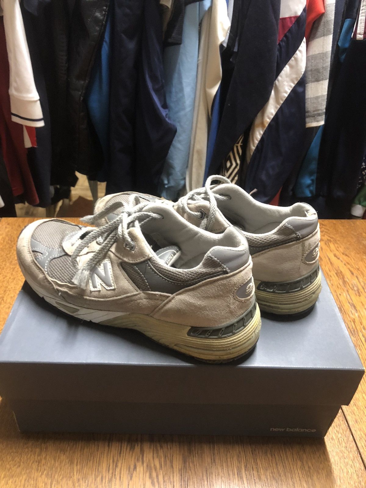 image of New Balance 991 Made In England Archive Streetstyle Fashion Shoes in Grey, Men's (Size 8)