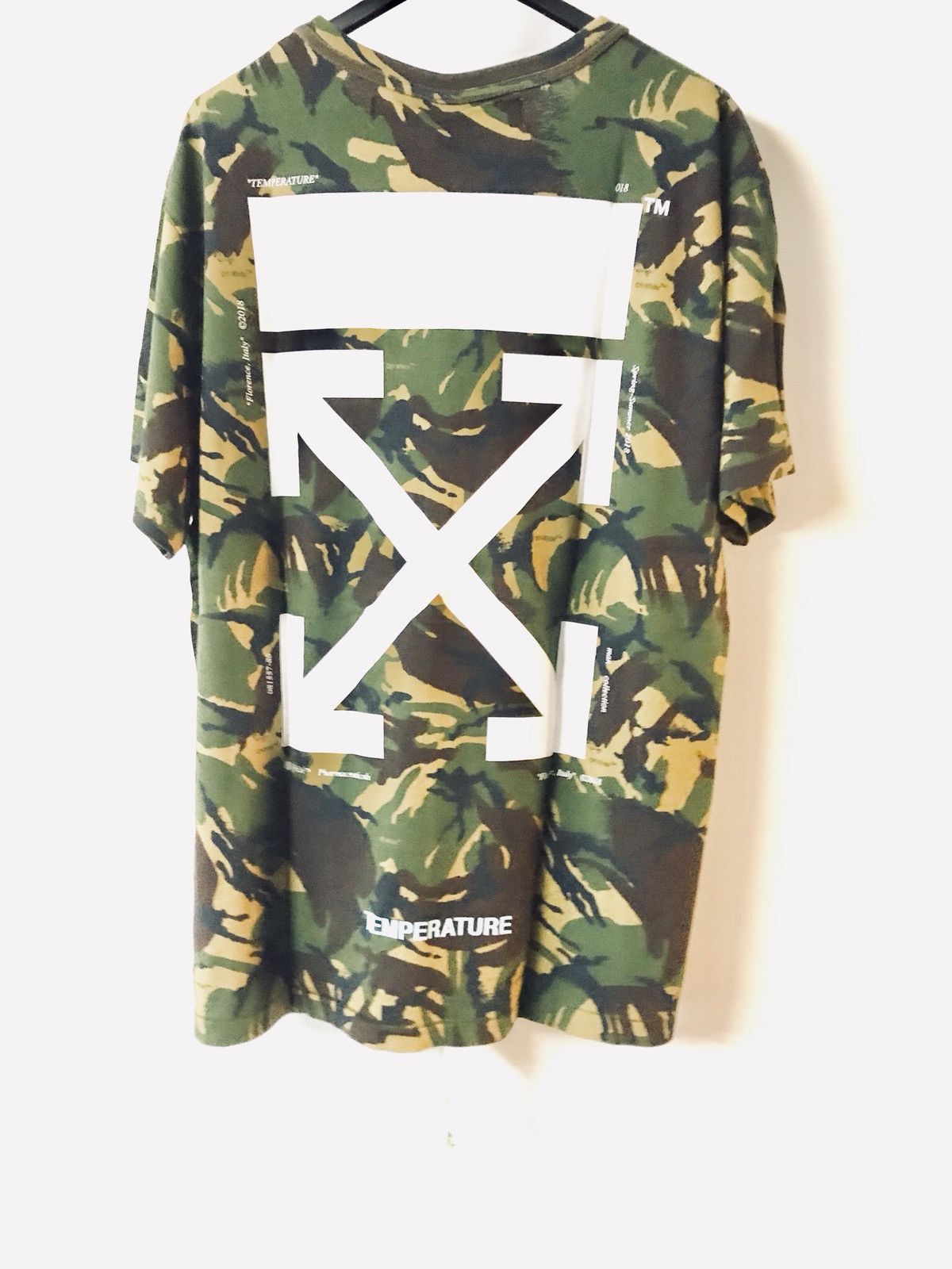 Off white hotsell camo temperature tee