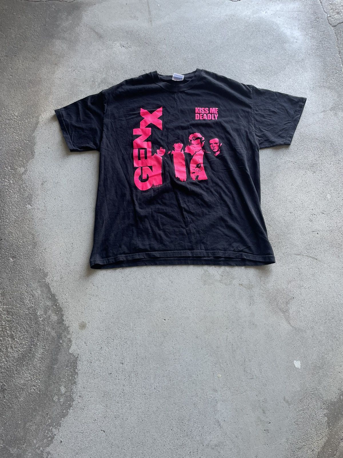 Vintage y2k Gen X Kiss Me Deadly t shirt