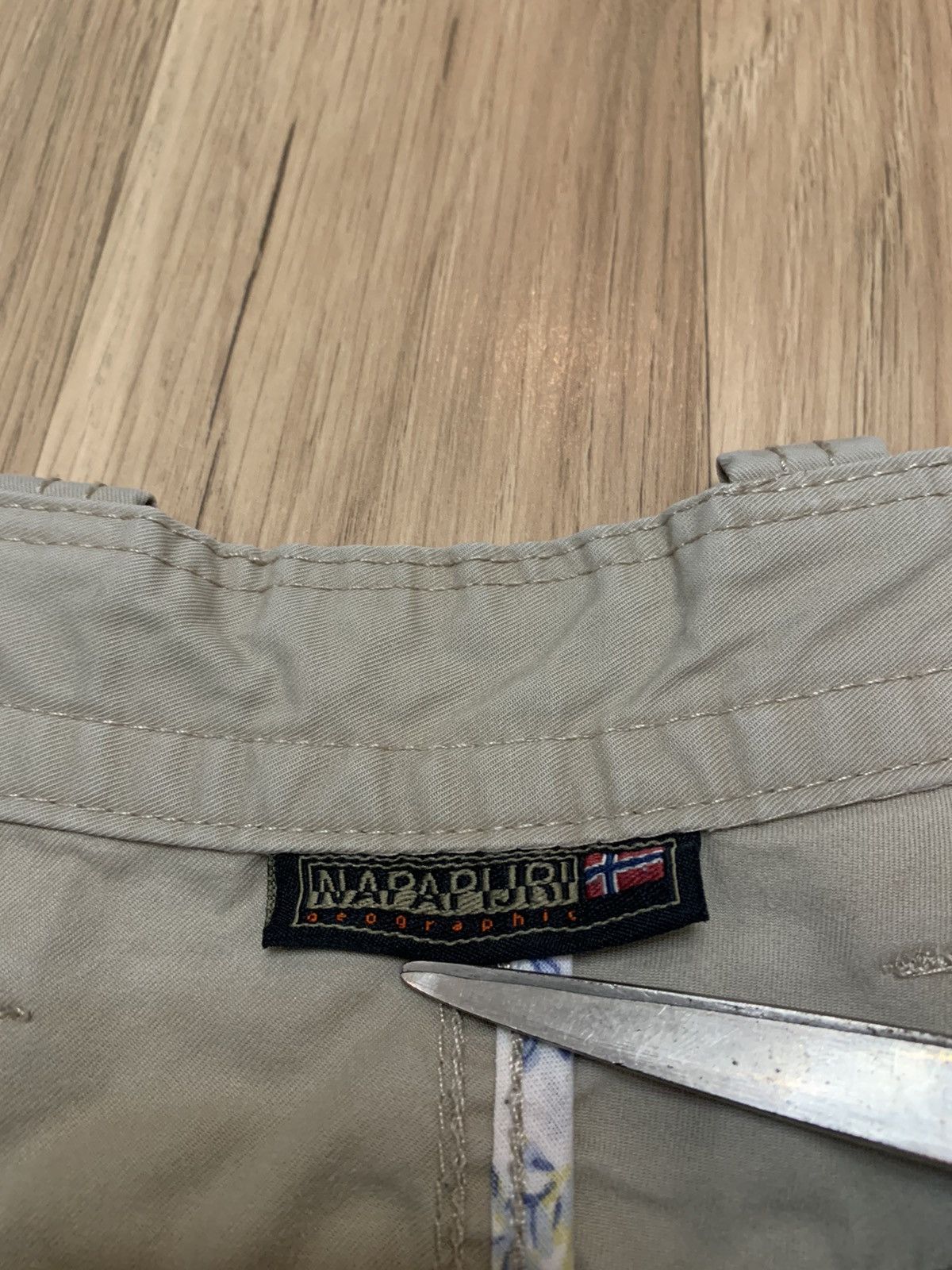 Napapijri Vintage Napapijri Cargo Shorts Size US 34 / EU 50 - 7 Thumbnail