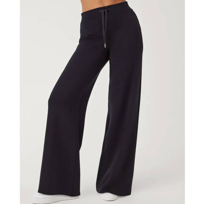 Spanx Airessentials Wide Leg Pant In Very Black | Grailed