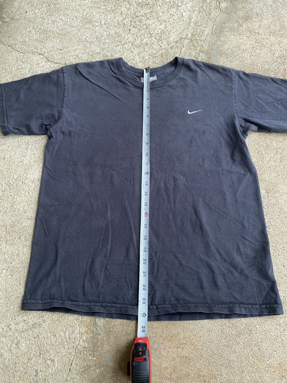 Nike × Vintage Vintage Y2K Nike Embroidered Swoosh Essential Shirt Size US M / EU 48-50 / 2 - 6 Thumbnail