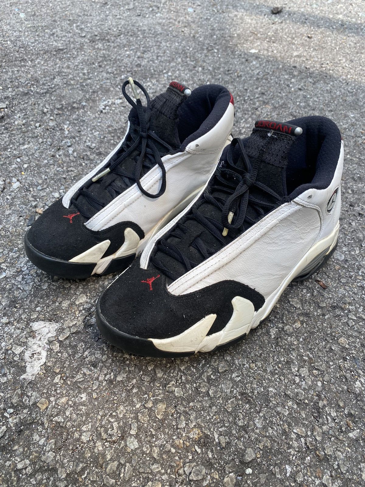 Jordan Brand Air Jordan 14 Retro 2014 Black Toe 2014 Size US 9 / EU 42 - 2 Thumbnail