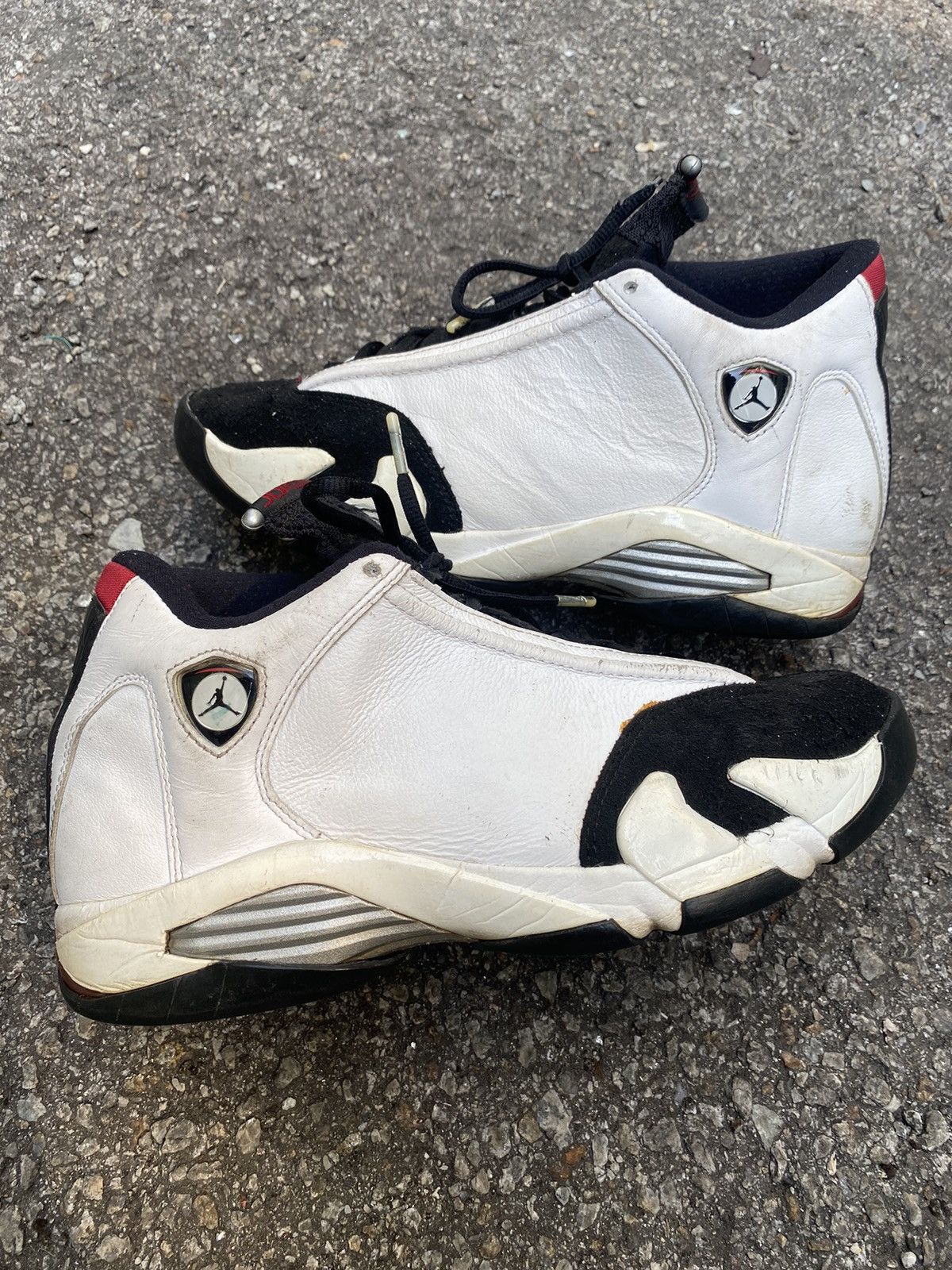 Jordan Brand Air Jordan 14 Retro 2014 Black Toe 2014 Size US 9 / EU 42 - 4 Thumbnail