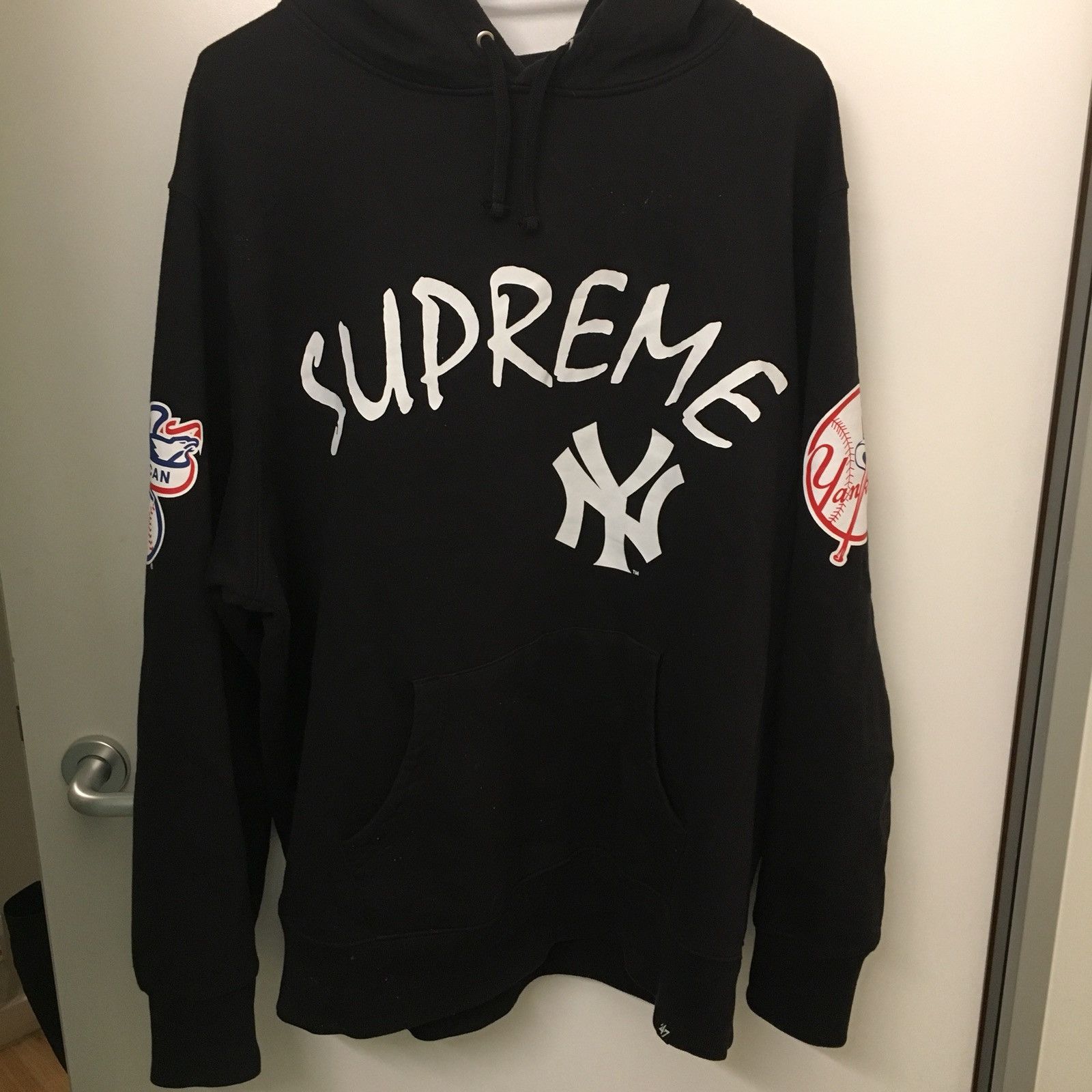 Supreme Yankees Hooded Sweatshirt Black