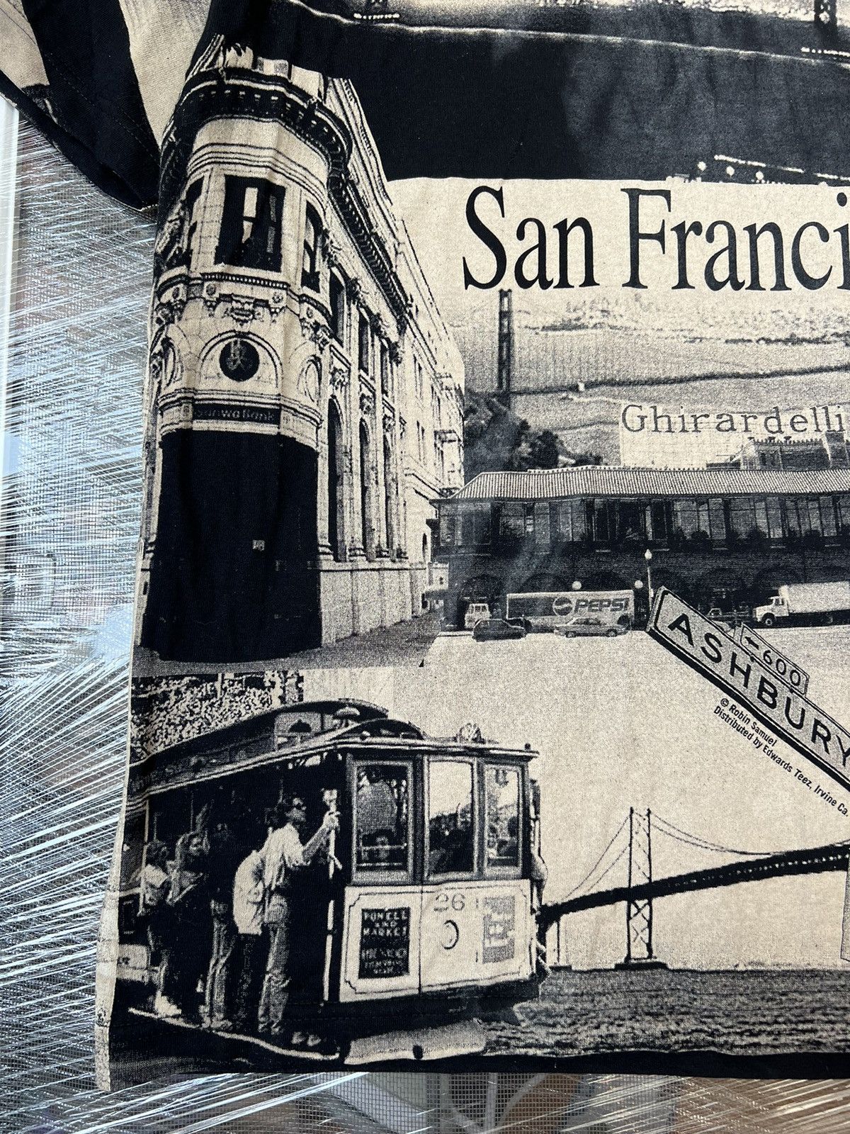 Vintage Robin Samuel San Francisco Haight Ashbury All Over Print Tee Size US M / EU 48-50 / 2 - 4 Thumbnail