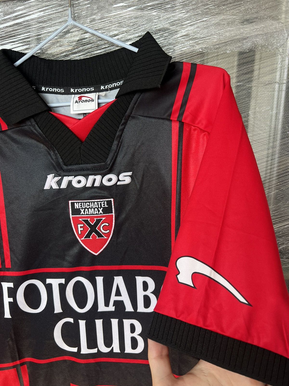 Vintage NEUCHATEL XAMAX FC 2000/2001 HOME FOOTBALL SHIRT SIZE L Size US L / EU 52-54 / 3 - 3 Thumbnail