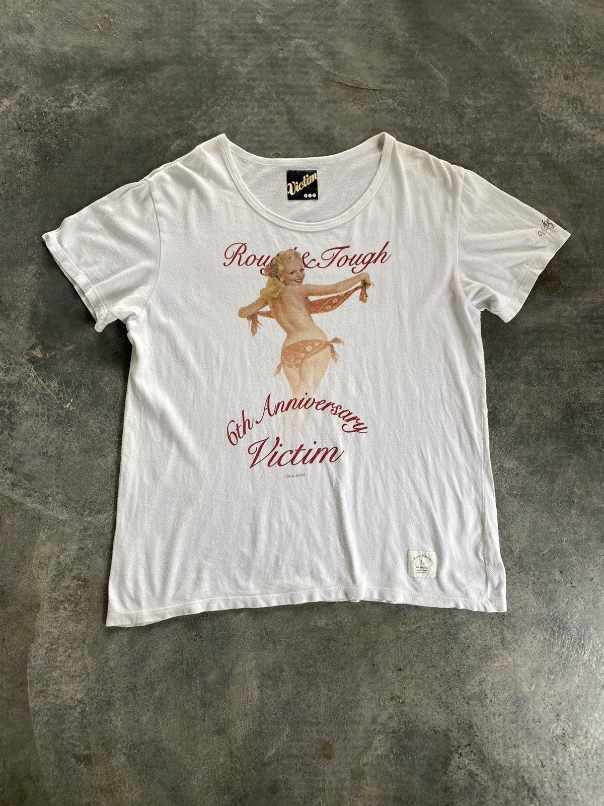 20471120 SS08 VICTIM 6th Anniversary pin up girl tee Size US L / EU 52-54 / 3 - 2 Thumbnail