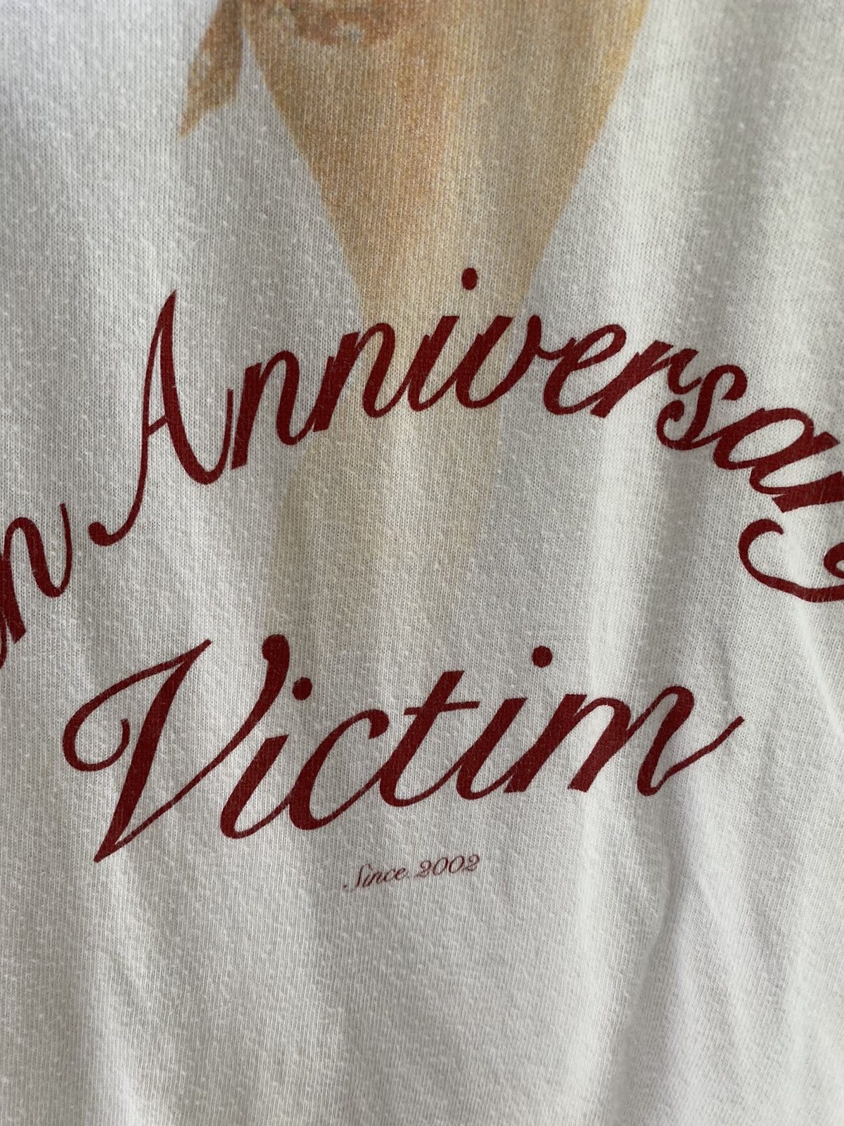 20471120 SS08 VICTIM 6th Anniversary pin up girl tee Size US L / EU 52-54 / 3 - 5 Thumbnail